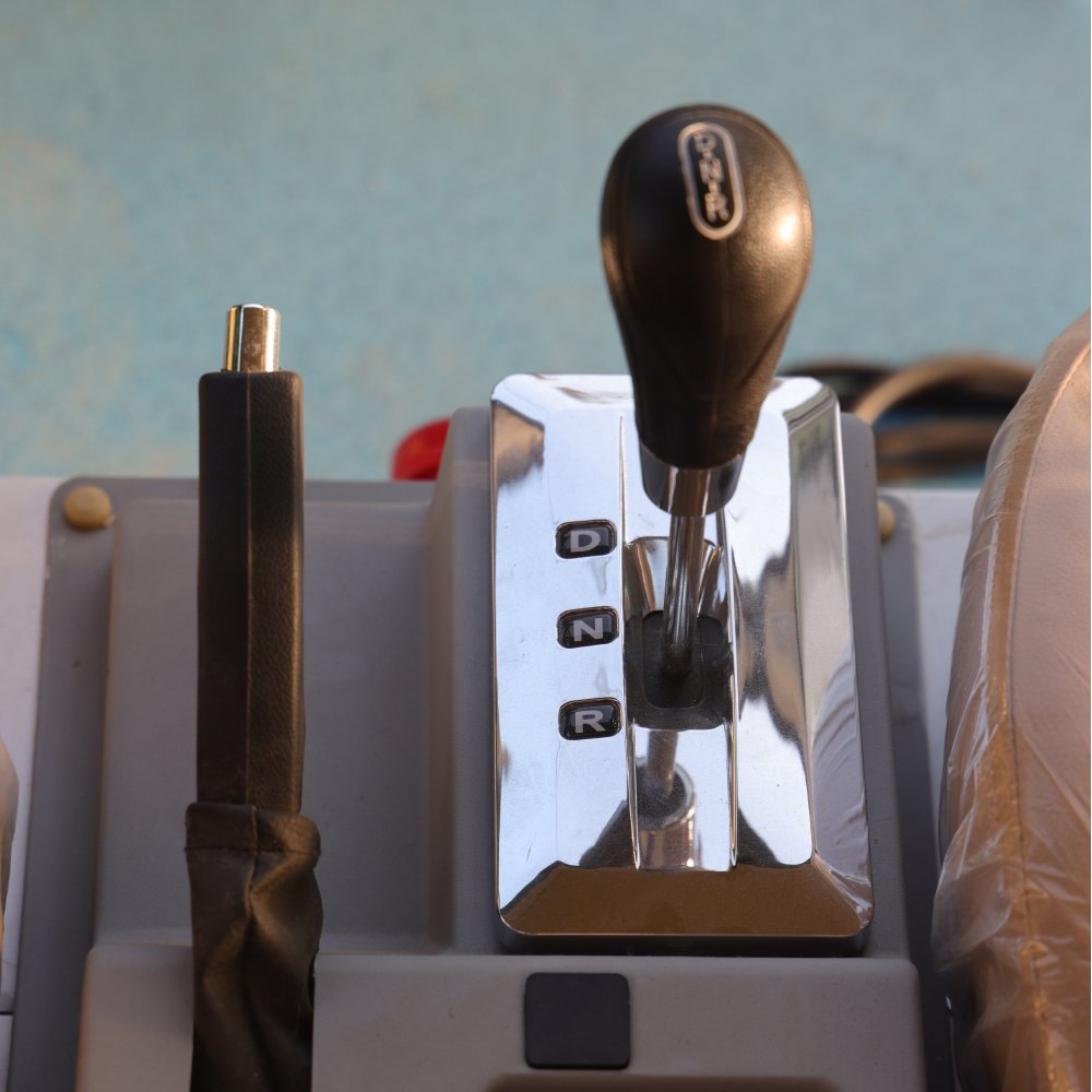Classic Model 14-seater Car Cheap Car Economical Travel Automatic Four-wheel s Smart Tourist Buses