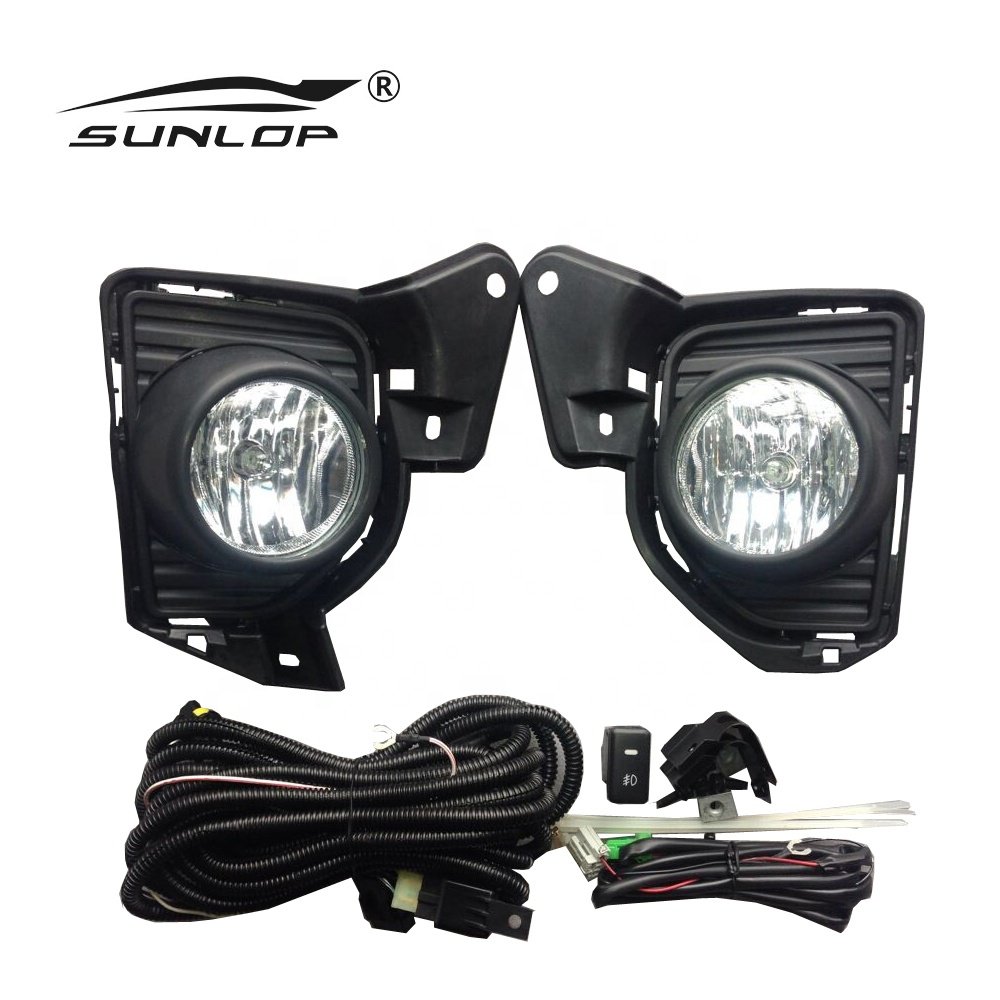For Hiace Bus Body Parts #00756 Car Fog Light Fog Lamp for New Hiace 2014 2015.2016.2018 Quantum Van Parts