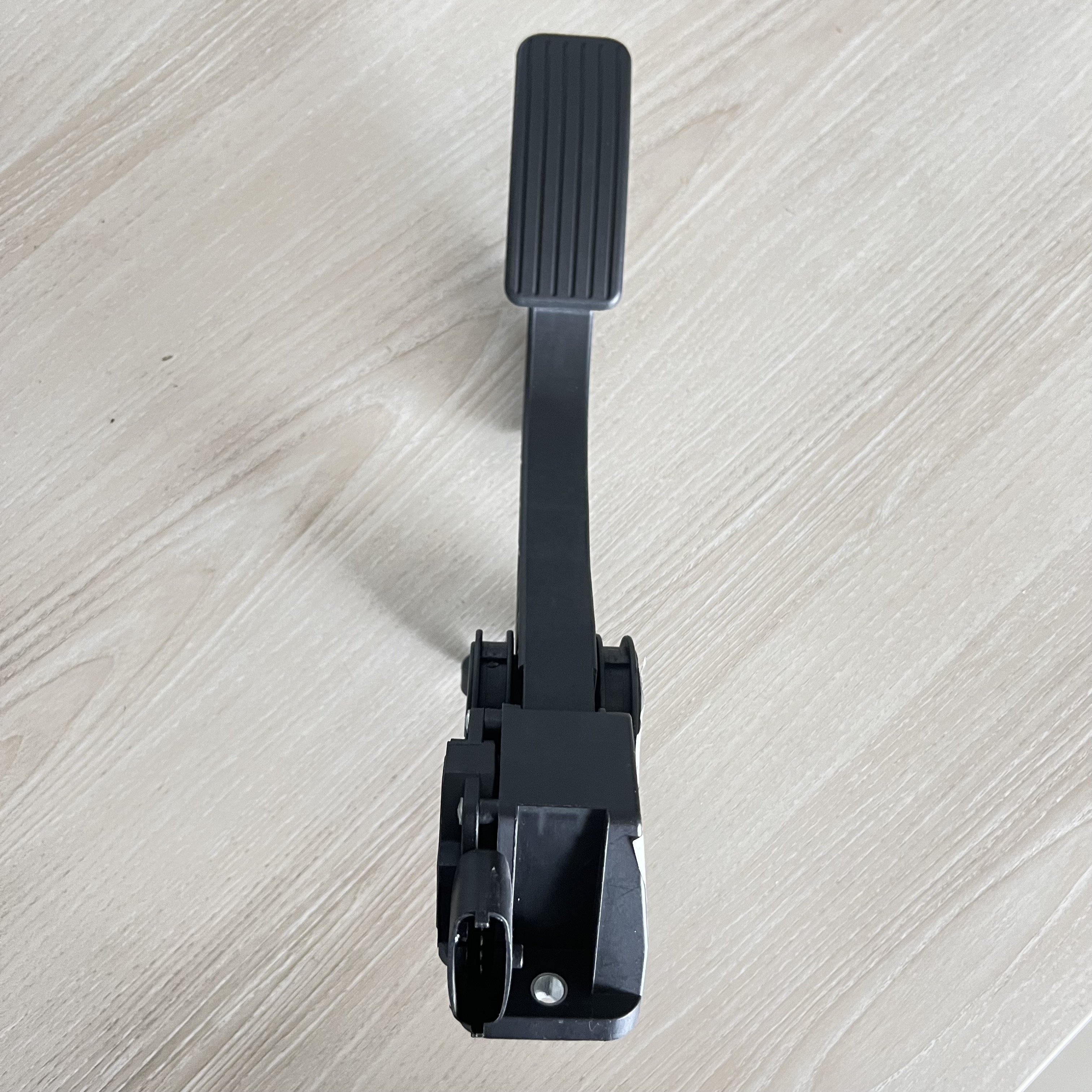 IATF16949 Auto Spare Parts OEM 1108110-P50 Electronic Accelerator Pedal for Great Wall