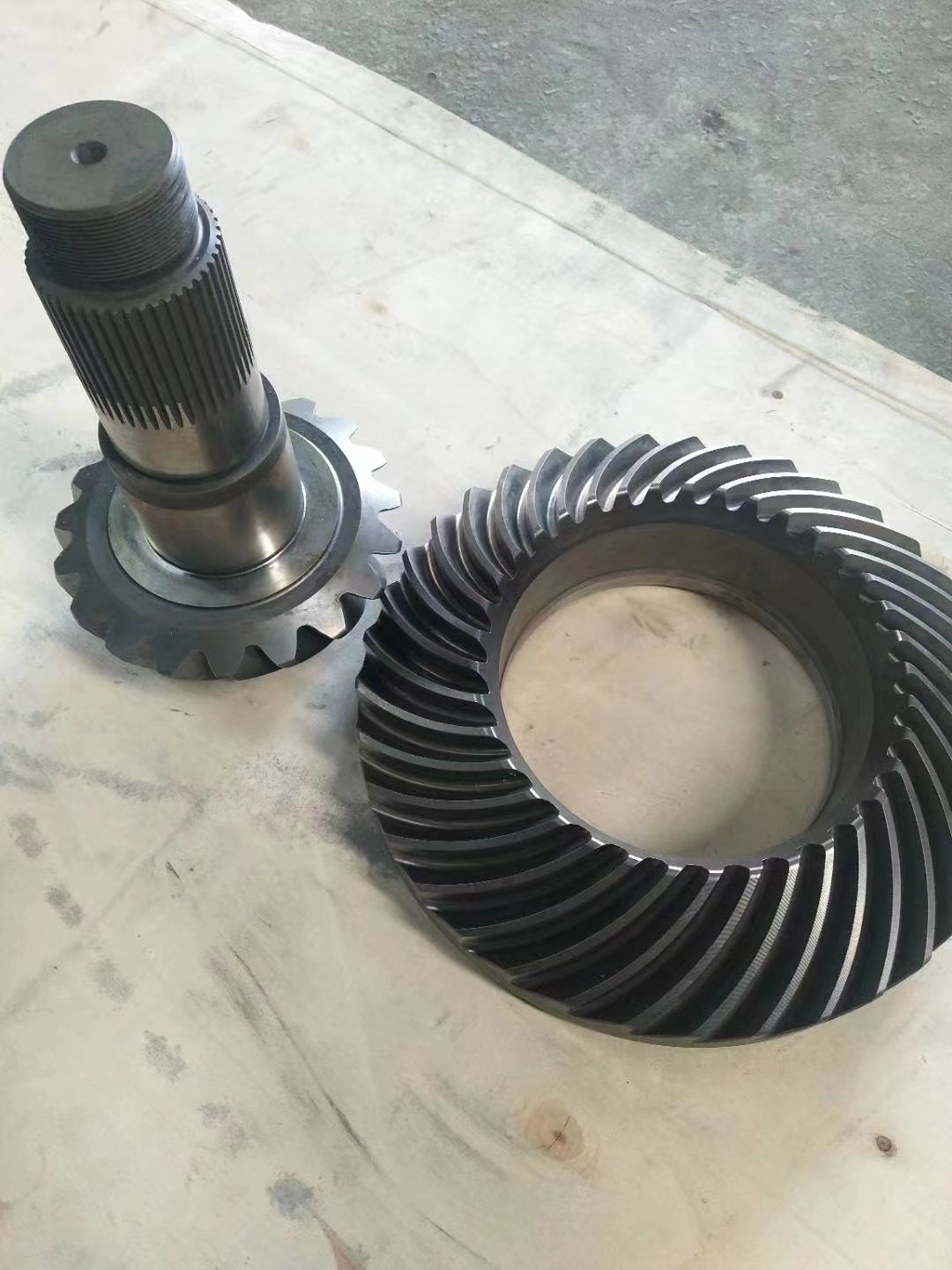 OEM Precision Good Quality Gear Wheel Crown for Iveco Bus Car Gear Oe Number:VNE422N600308830/ZF 4460205604