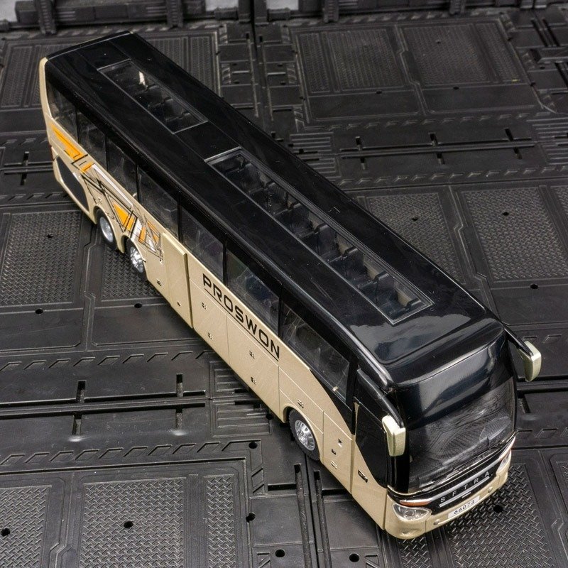Diecast 1:32 Bus Metal Simulation Car Alloy Vehicle Toy Model Wheels Movable Sound and Light Pullback Doors Open Bus Model Toys