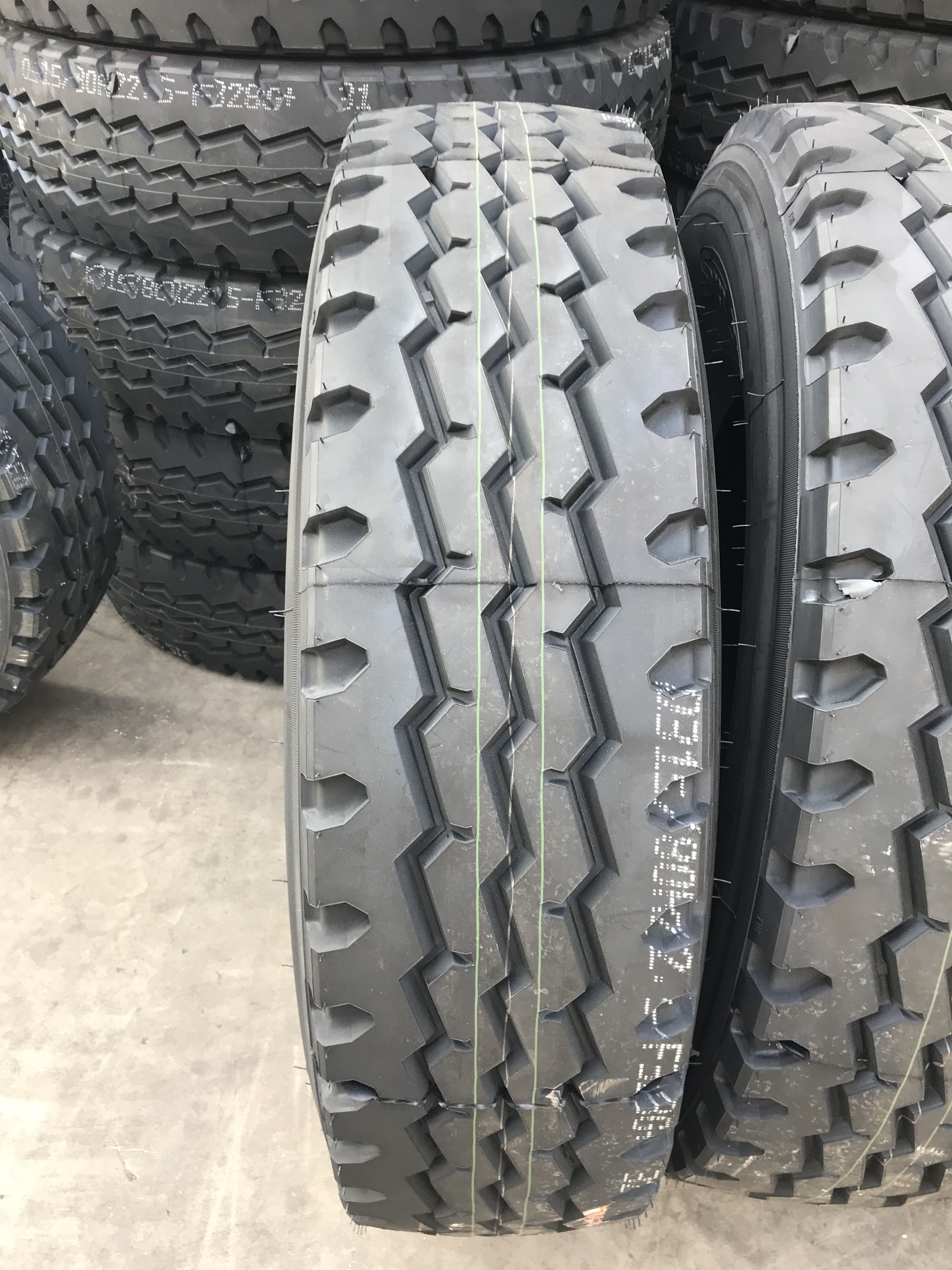 Superway Tbr Semi Truck Tires 315/80r22.5 Heavy Truck Bus Wheels & Tires 315 80 22.5 Tires Manufacture's in China