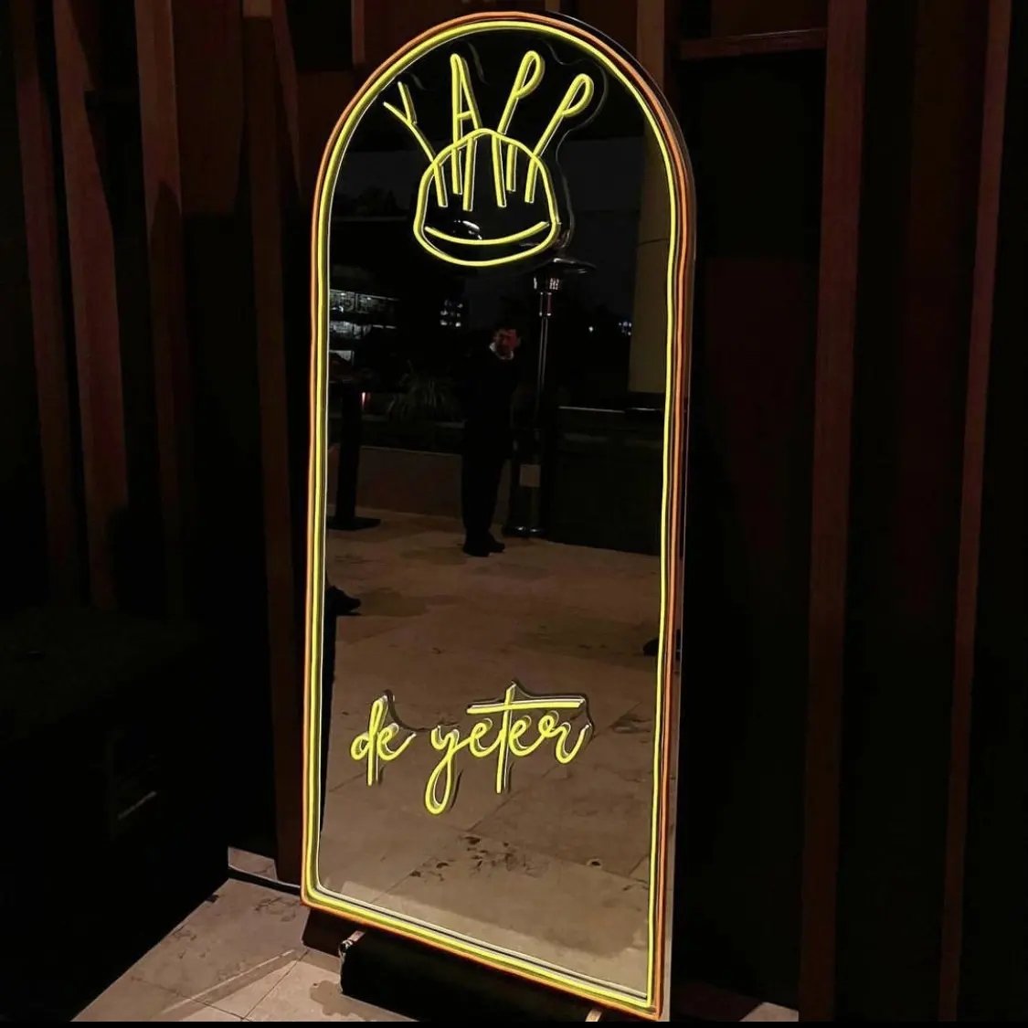 Neon Light Wavy Mirror Vanity Mirror With Led Lights Indoor Personalized Sign Babe Mirror Babe Acrylic Led Neon Sign