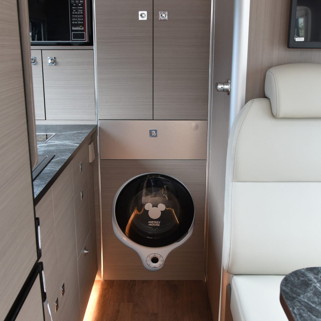 Hot Sale Customized Mini Motor Home Accessories Right-Hand Drive Eco-Friendly New Energy Vehicle