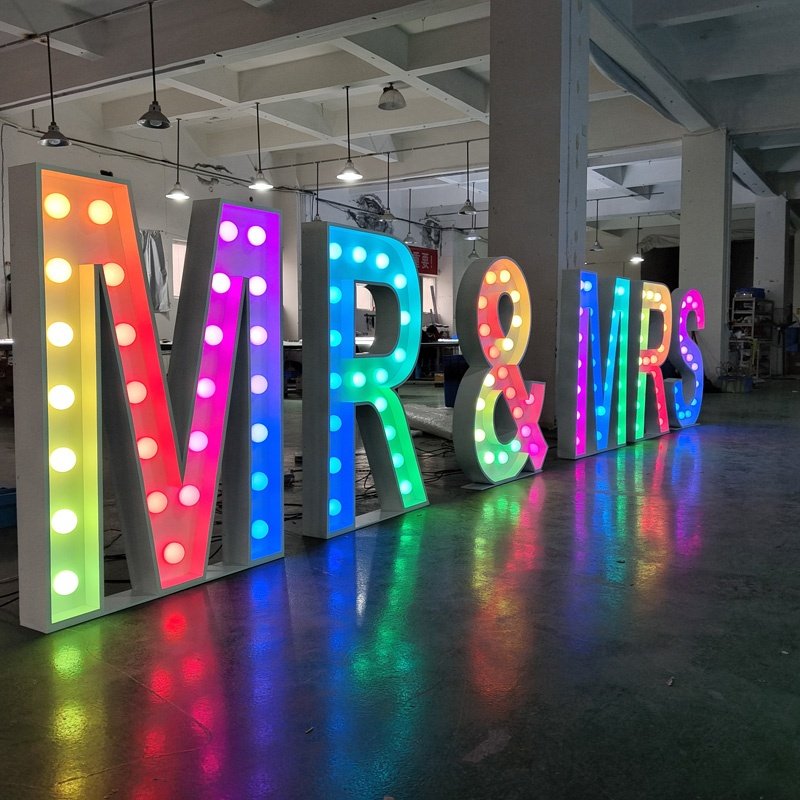 Factory Custom Mr&Mrs Giant Marquee Letters Bulb Light Sign LED Light up Mr and Mrs Wedding Sign