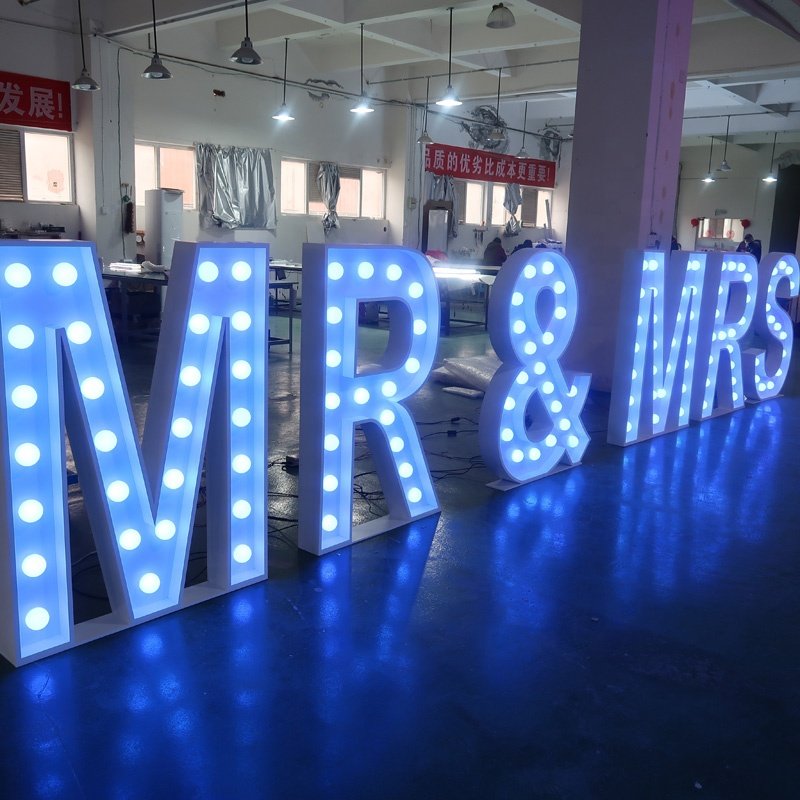 Factory Custom Mr&Mrs Giant Marquee Letters Bulb Light Sign LED Light up Mr and Mrs Wedding Sign