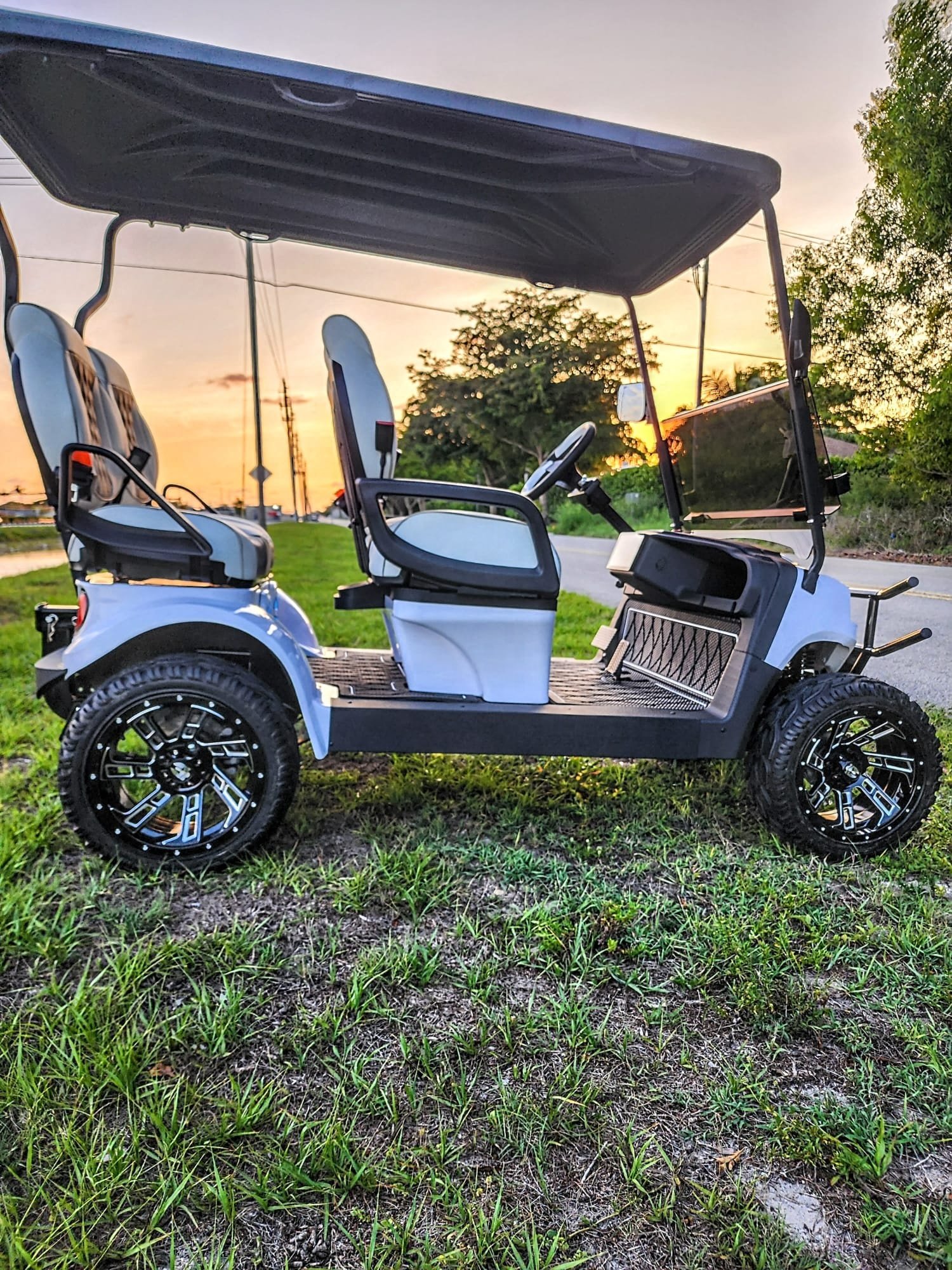 Hot Sell New 2 4 6 Seat Sightseeing Bus Utility Vehicle Hunting Club Golf Cart Electric Golf Buggy Off Road Golf Car for Sale