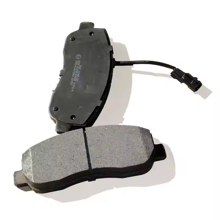 41060-00Q1E 410601061R 410604386R 4419950 93167551 Front Disc Brake Pad Set for Renault / Opel / Vauxhall / NISSAN