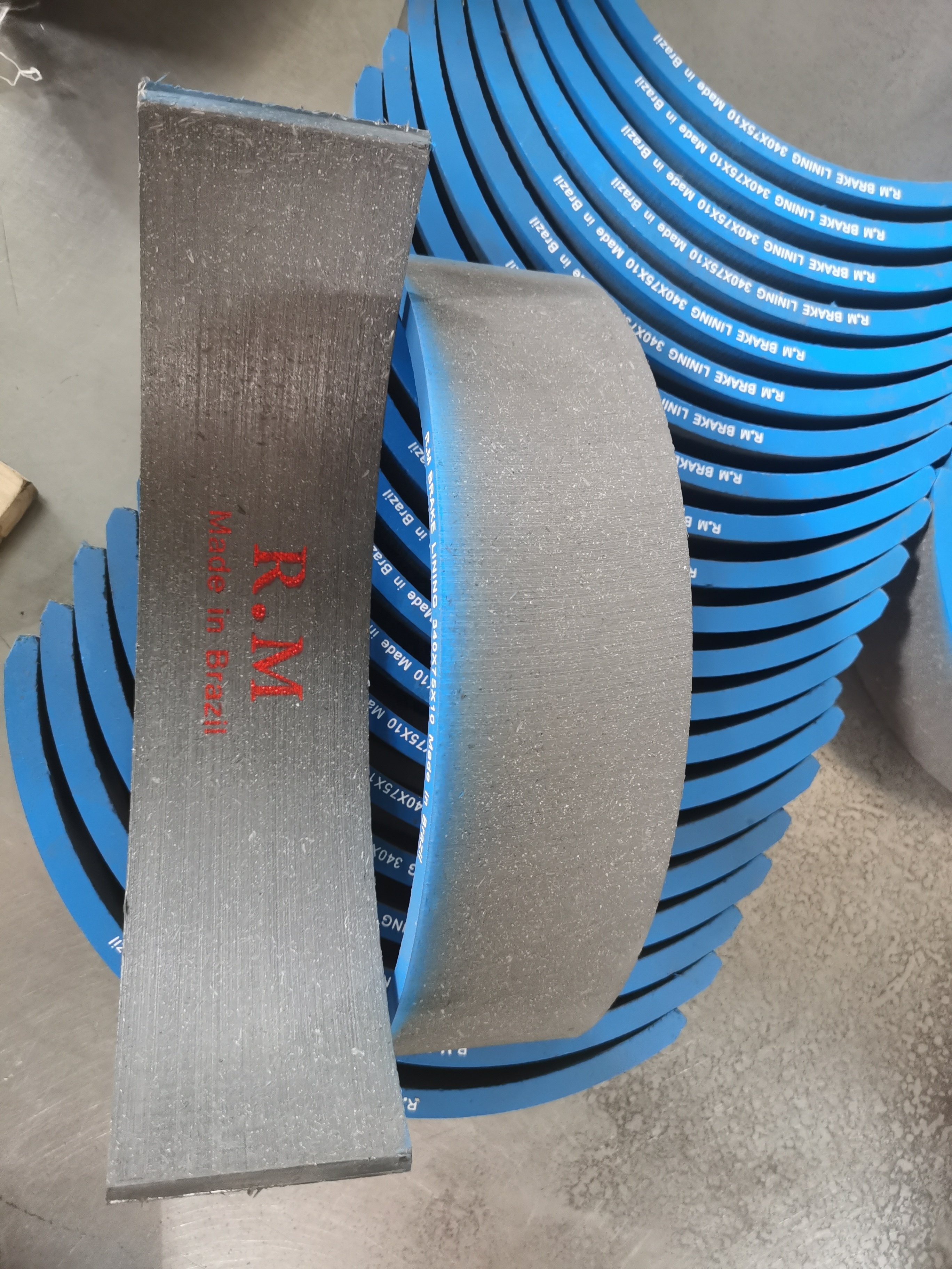 Professional Custom Non-hole Truck Brake Lining Auto Truck Brake System Truck Brake Pad Lining Factory