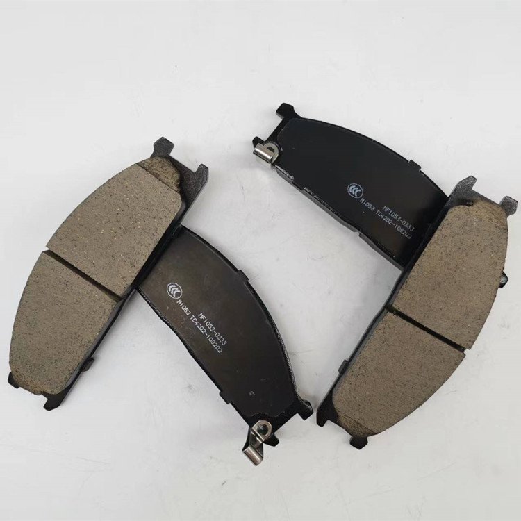 Auto Brake Pad for Nissan Y31 D333 NISSAN Urvan E24 Frontier Pathfinder Terrano Pickup Van Bus Box