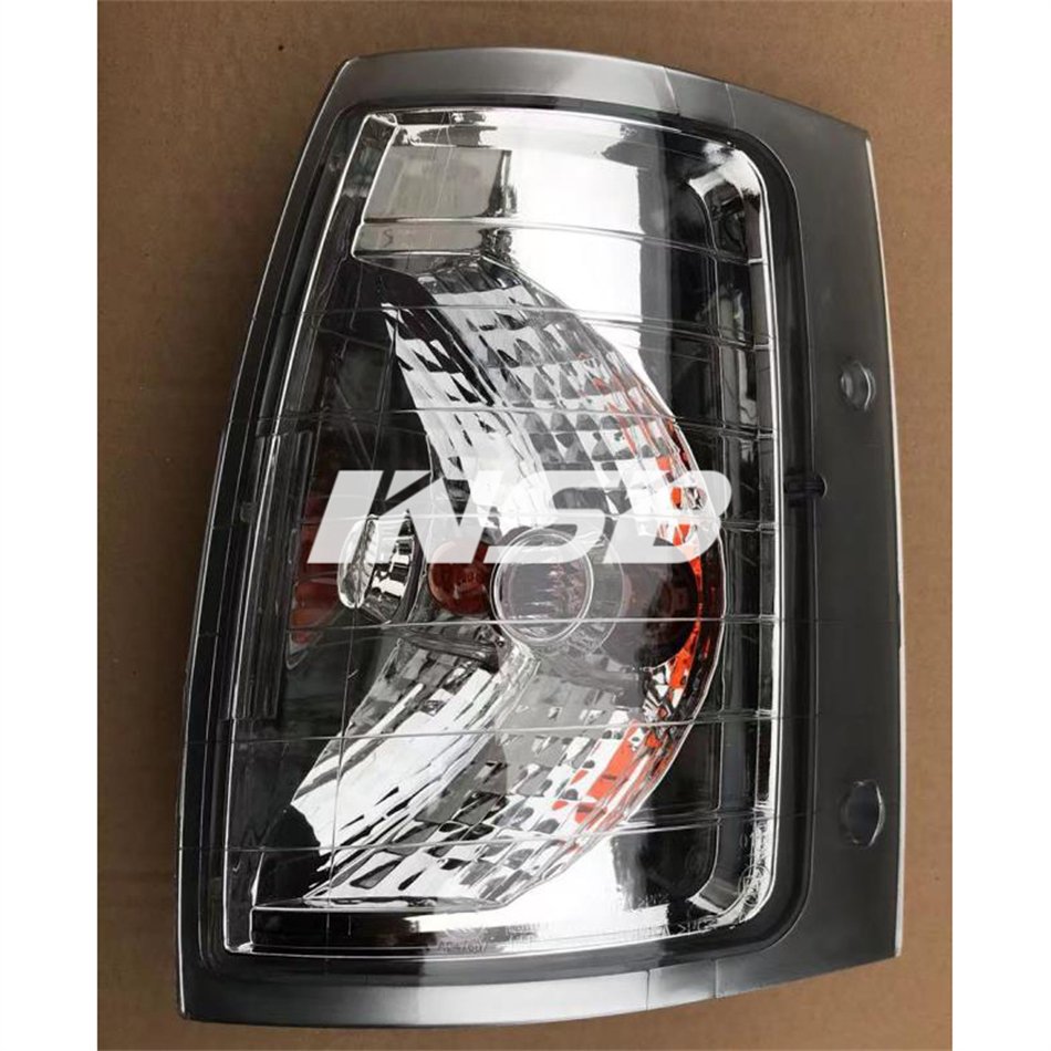 92301-58100 92302- 58100 Bus Corner Lamp Bus Front Corner Light Turning Lamp for Hyundai County Bus Spare Parts INSB13-009