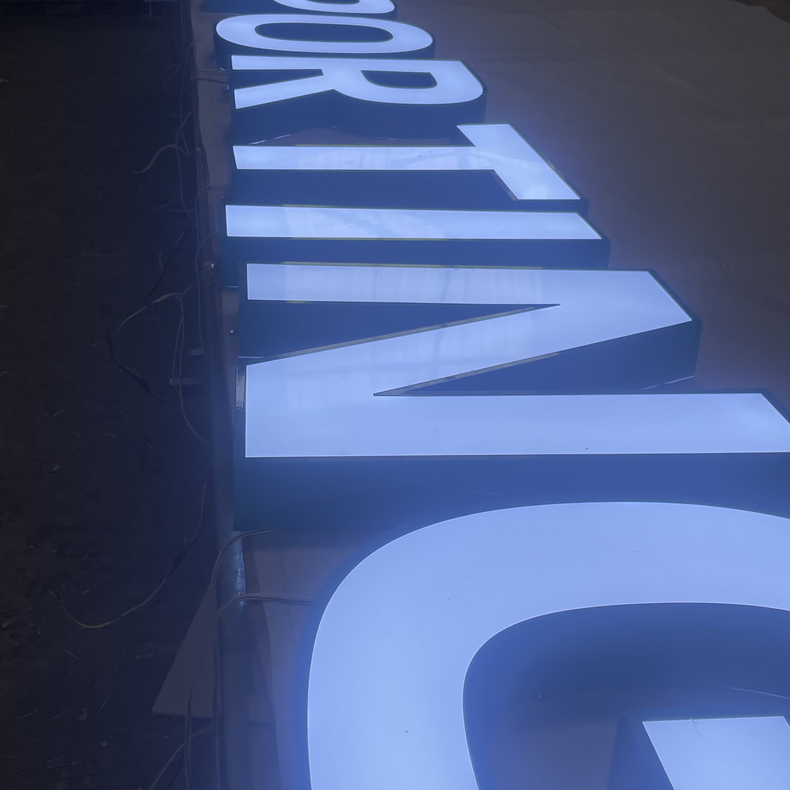2025 Customizable 12V Indoor/Outdoor Commercial Advertising 3D Logo Signs Stainless Steel Metal Letters Door Heads Bars ACryl DC