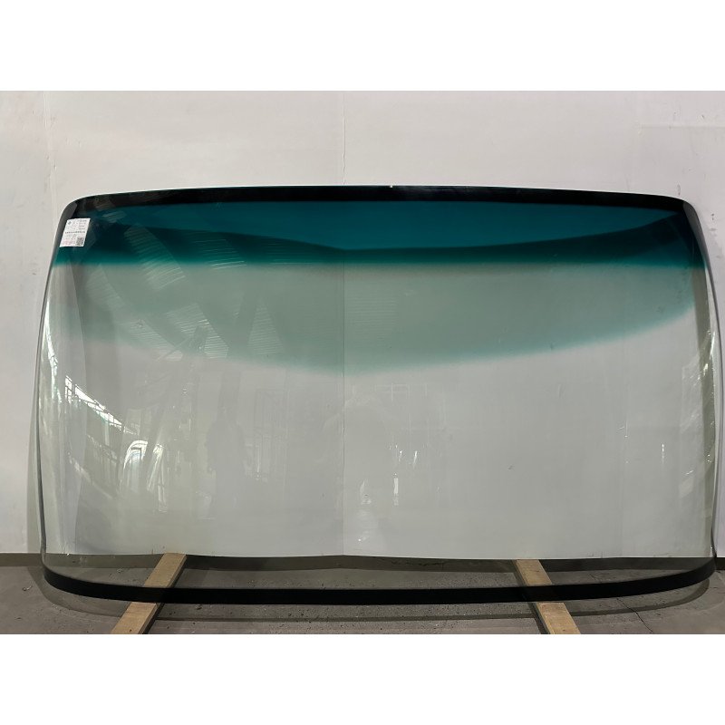 Laminated Front Windshield Auto Glass Car Window Side Door Glass Car Front Windshield for R029 Bus Windshield Glass Size