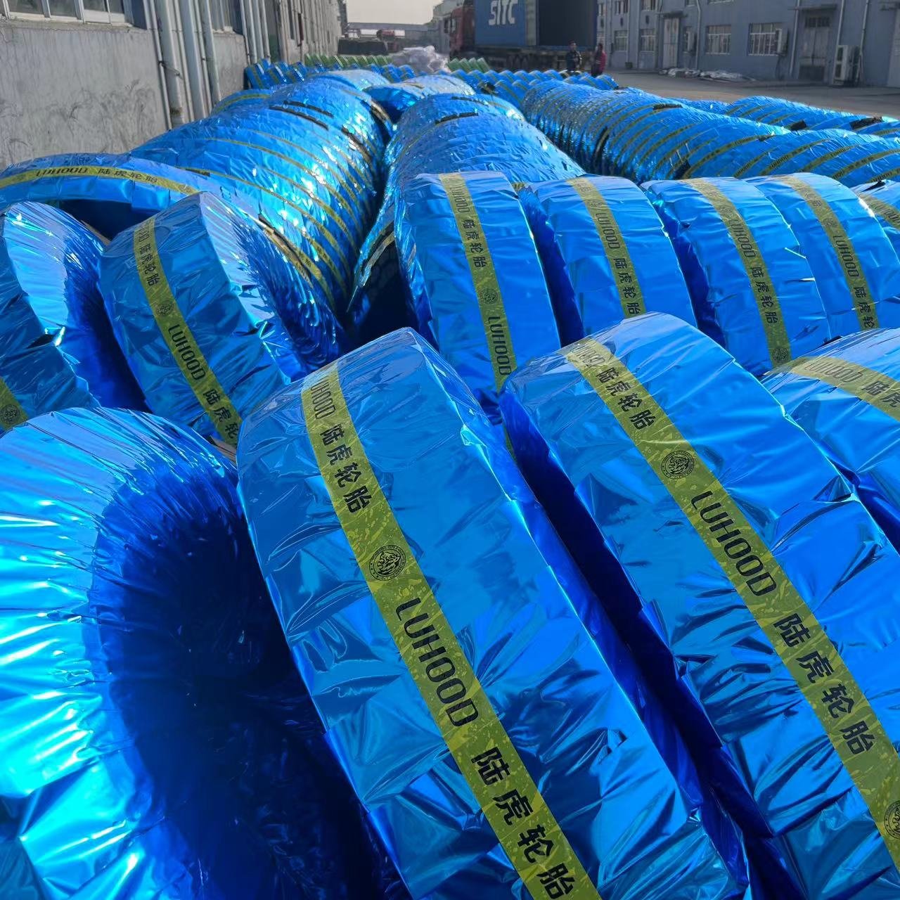 Truck and Bus Radial Tire Luhood CM926 9.00R20 10.00R20 11.00R20 12.00R20 12R22.5 TBR Tyre Neumaticos 12r22.5