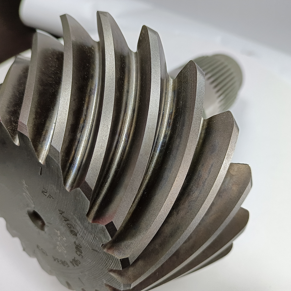Custom Manufacturer Carbon Steel Spiral Bevel Gear Set Steel Pinion Worm Spur Gears for Bus