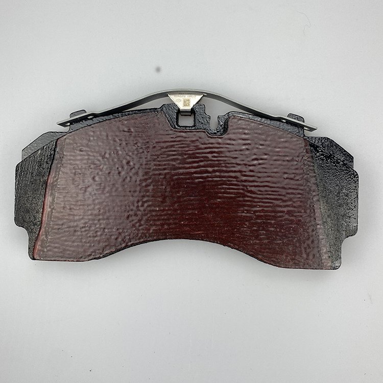OEM Free Sample Excellent Braking Performance Auto Parts Semi-metallic Brake Pads Blocks for Truck