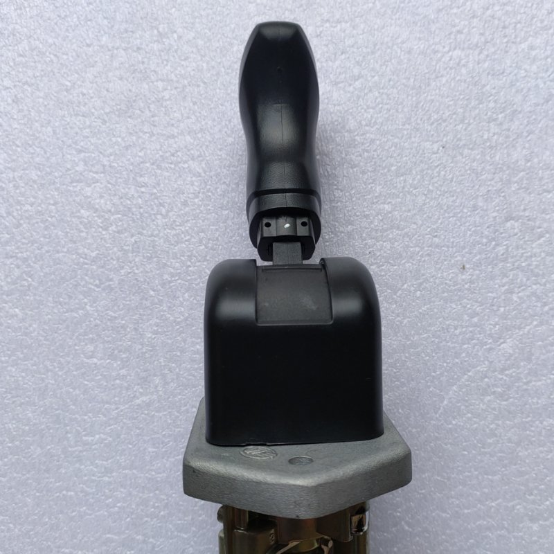 China High-quality Bus Accessories Hand Brake Valve and Forgeneral Type Manual Valve Assy Brake Valve for Ankai Higer Bus Parts