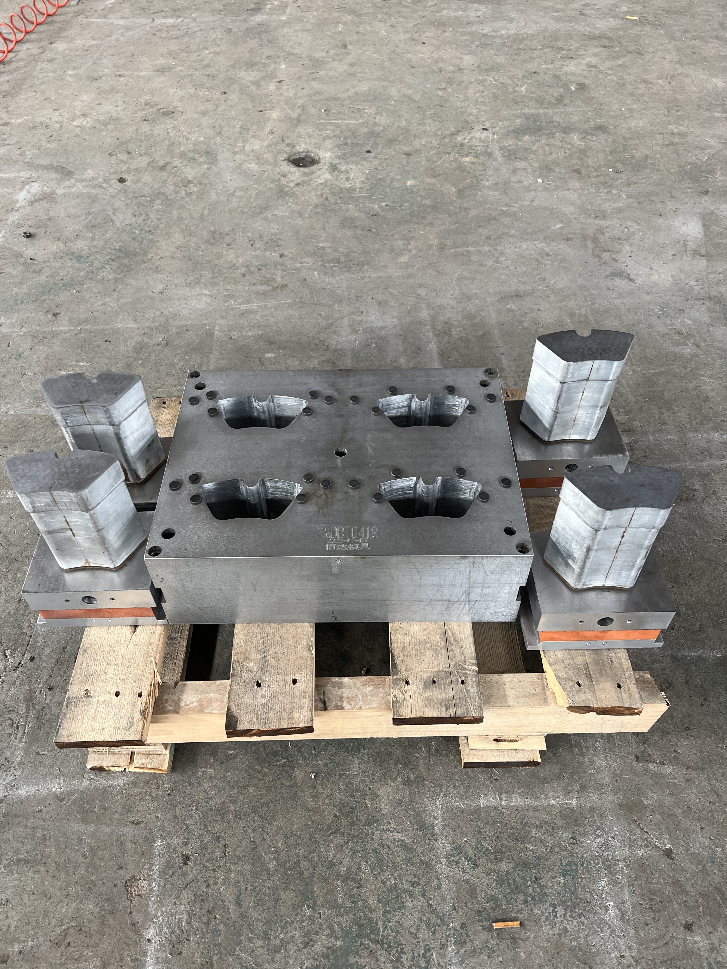 Wholesale Brake Pad Manufacturer Car Brake Pads Mold Disc Brake Pad Mold for Car