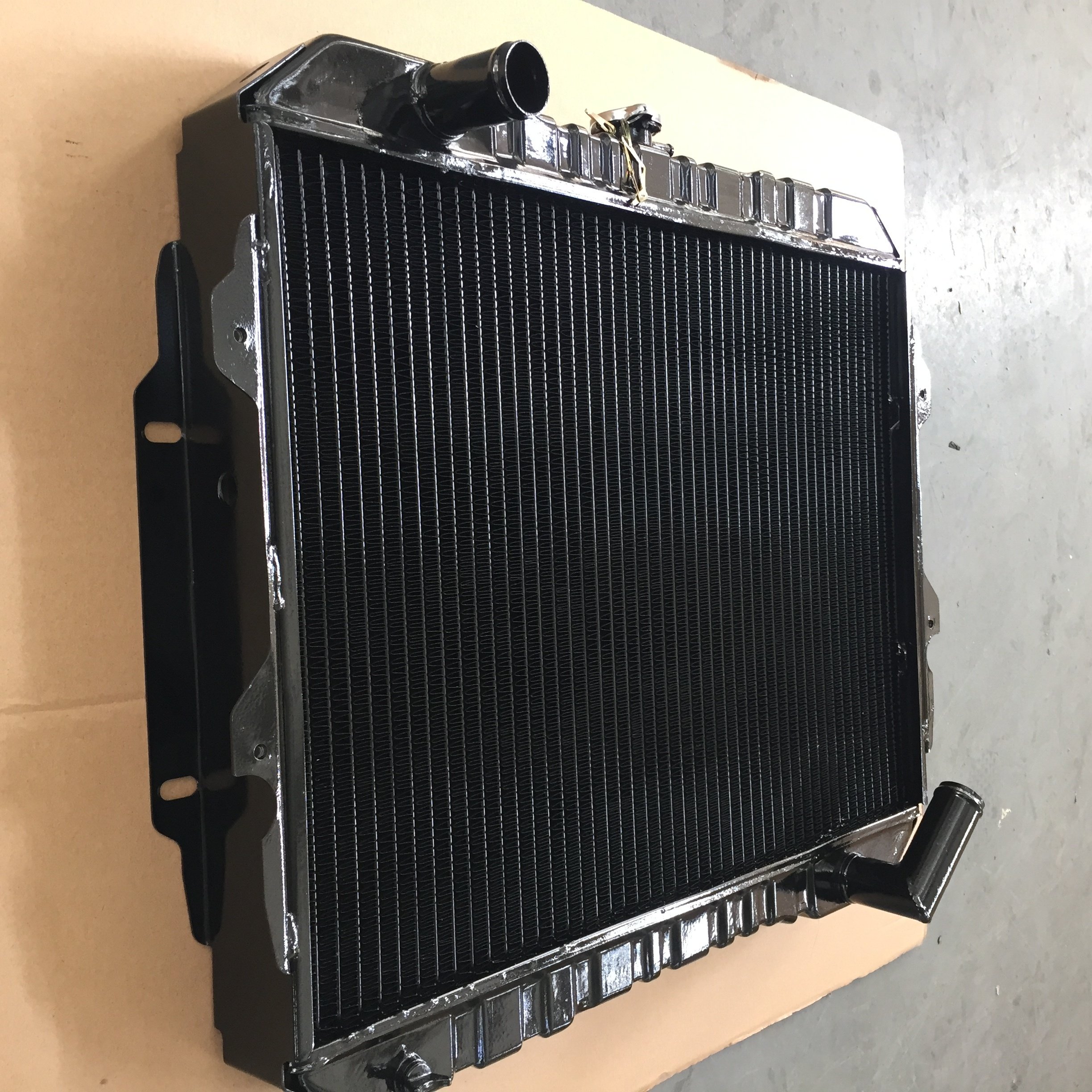 H100 H200 GALLOPER PAJERO Radiator for Hyundai Car Grace Mini Bus 25310-4A100 25310-43800 25310-43820