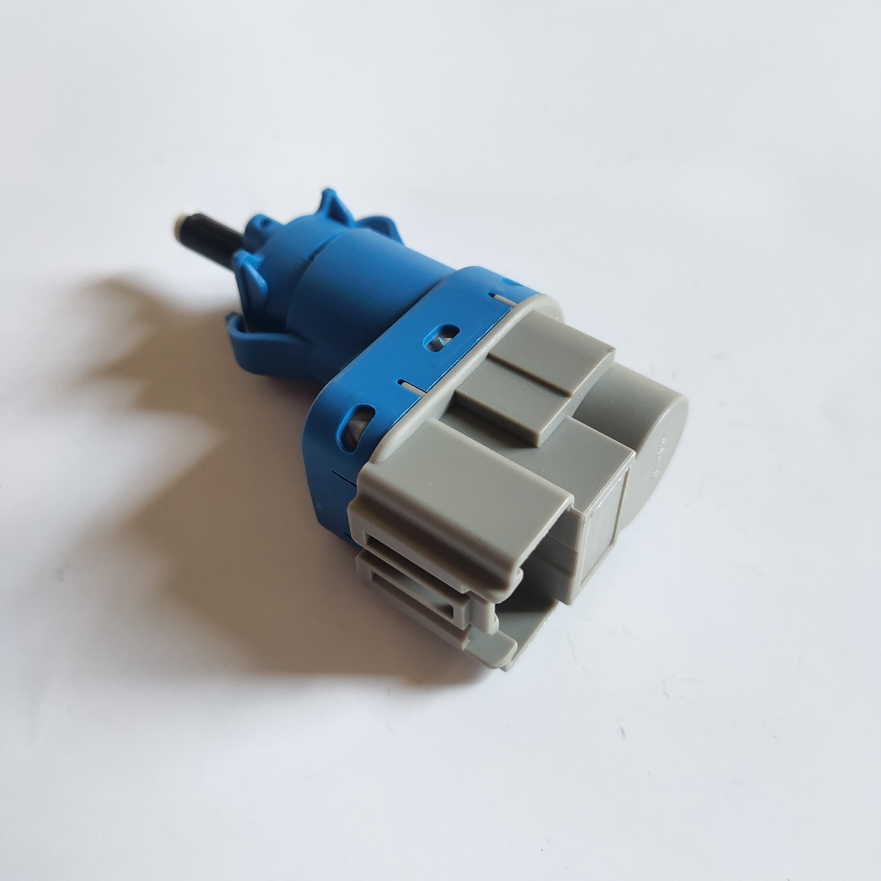Genuine Original Brake Light Switch Fits for FO-RD Fo-cus KU-GA EDGE MONDEO 4838697 5454801 8T4T9G854AA GL3T9G854BA