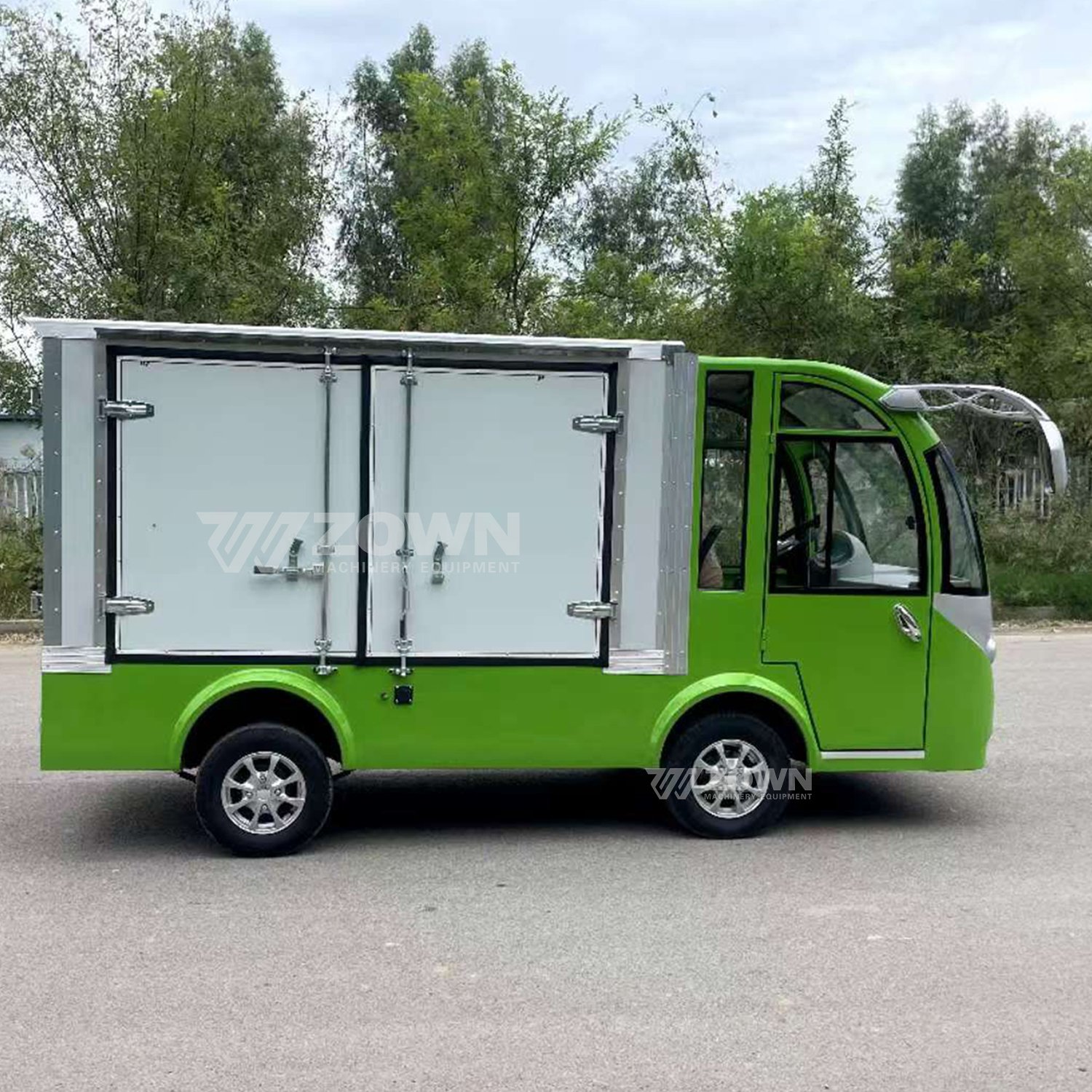 Enclosed Luxury Electric Four Wheeler Mini Tourist Bus Sightseeing Car Tour House Car Street Legal Bus for Sale
