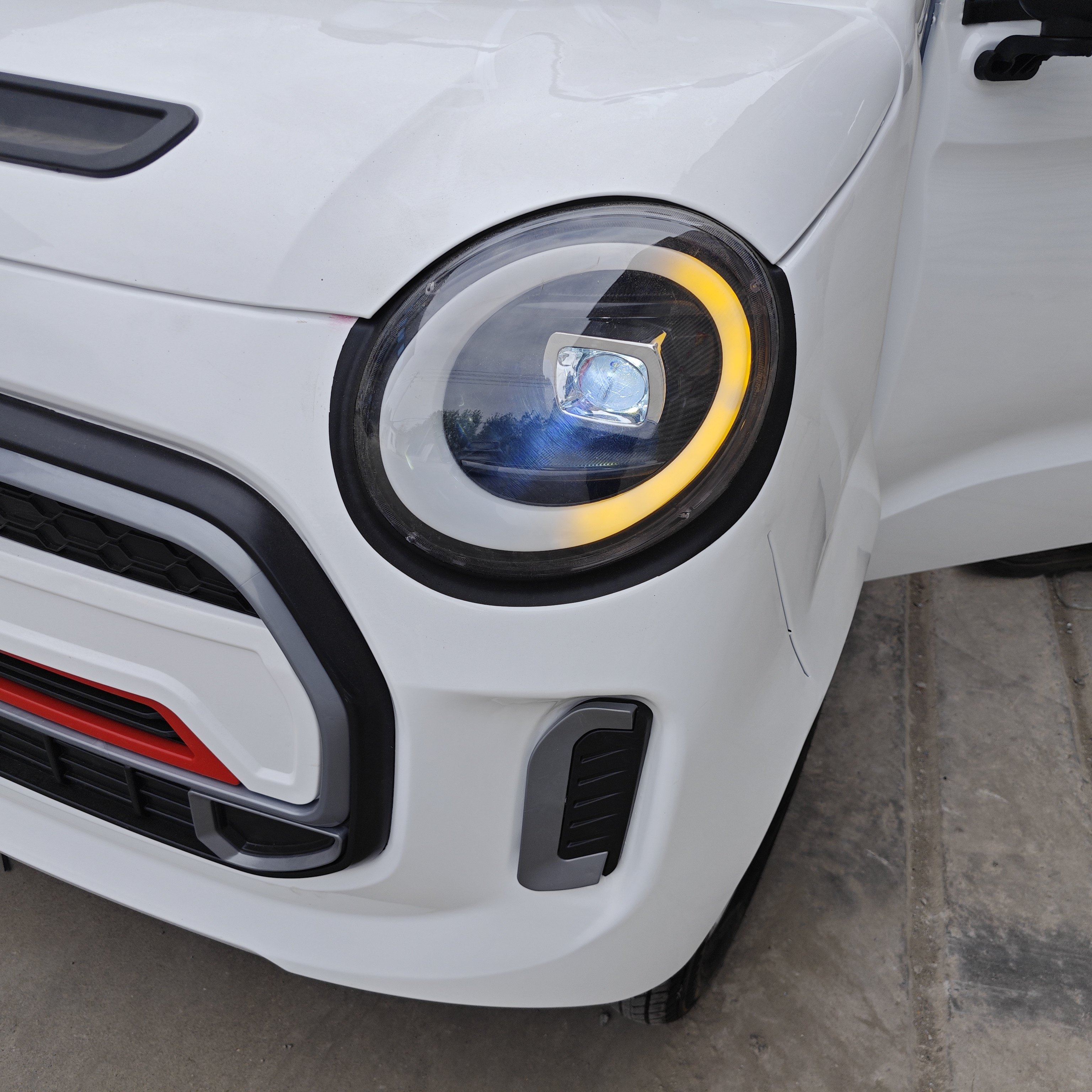 New Design Four Wheel Electric Mini Car Lead Acid Battery Cheap Electric Vehicle Made in China Hybrid MINI Ev Bus