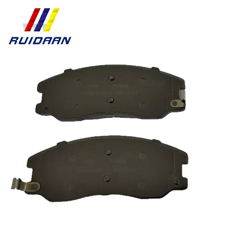 China Manufacture 04465-06160 Auto Car Parts Spare Ceramic Disc Front Brake Pad