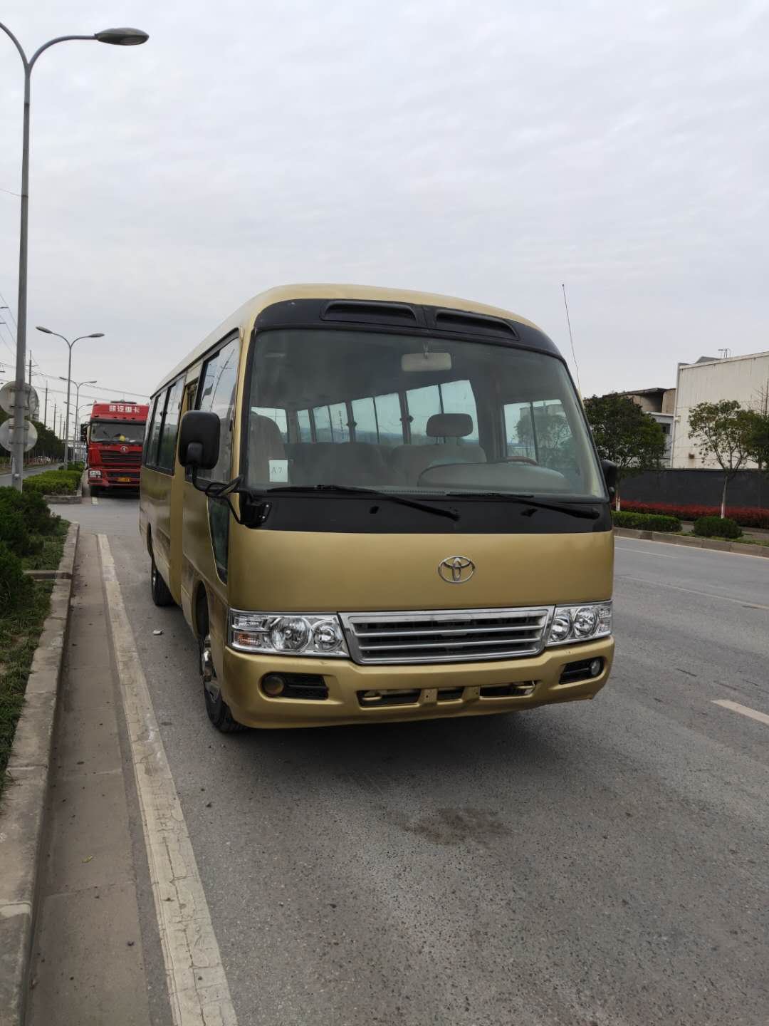 Toyot coaster coach Bus With Good Ac and Orignal Engine 30 Passengers Less Working Hours Second Hand Coaster Van Minibus