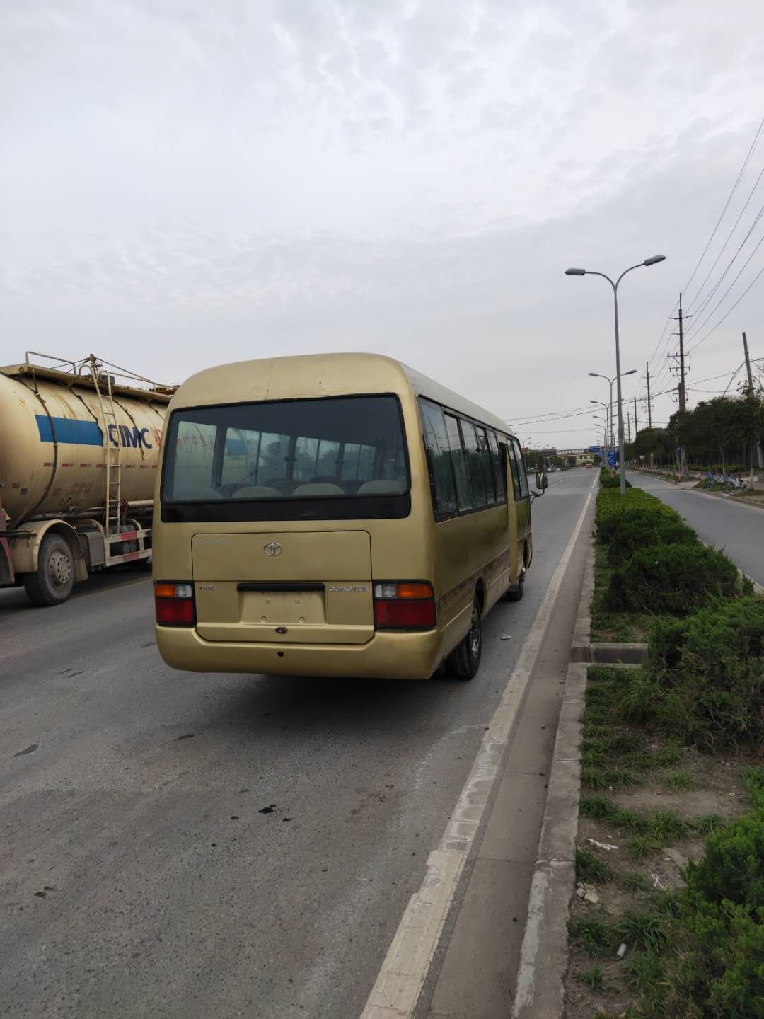 Toyot coaster coach Bus With Good Ac and Orignal Engine 30 Passengers Less Working Hours Second Hand Coaster Van Minibus