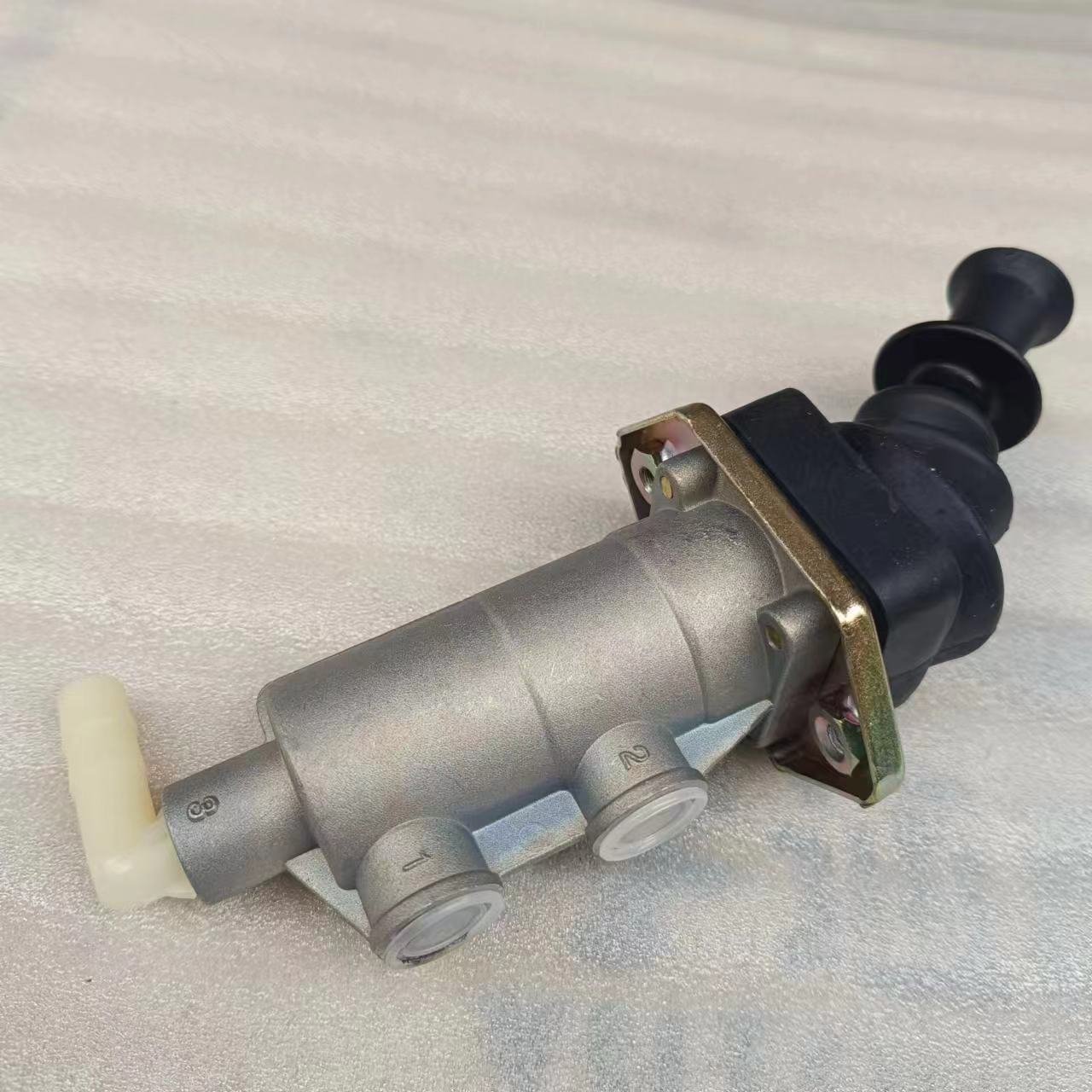 Bus Spare Parts 77M020A Manual Reverse Acting Brake Valve Hand Brake Valve