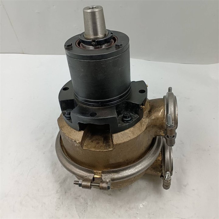 Hot sale Chongqing CCEC auto engine parts cooling system KTA19 KTA38 diesel engine sea water pump 3074540 for Cum-min engine
