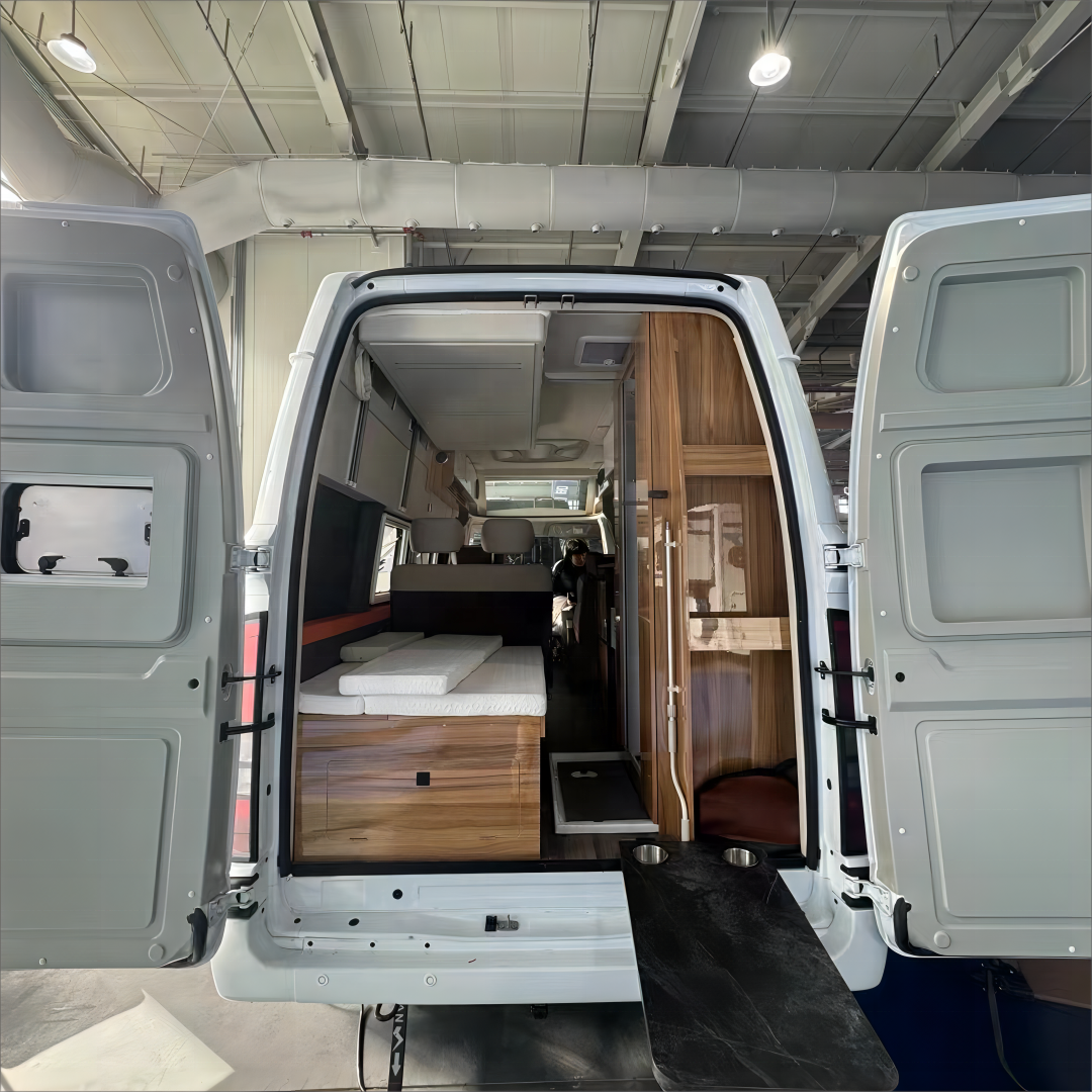 QXN RV V348-Diesel Used 6-Seater Bus Hydraulic Steering Automatic Gearbox Turbo Engine Leather Seats R16 Tires RWD Diesel Fuel