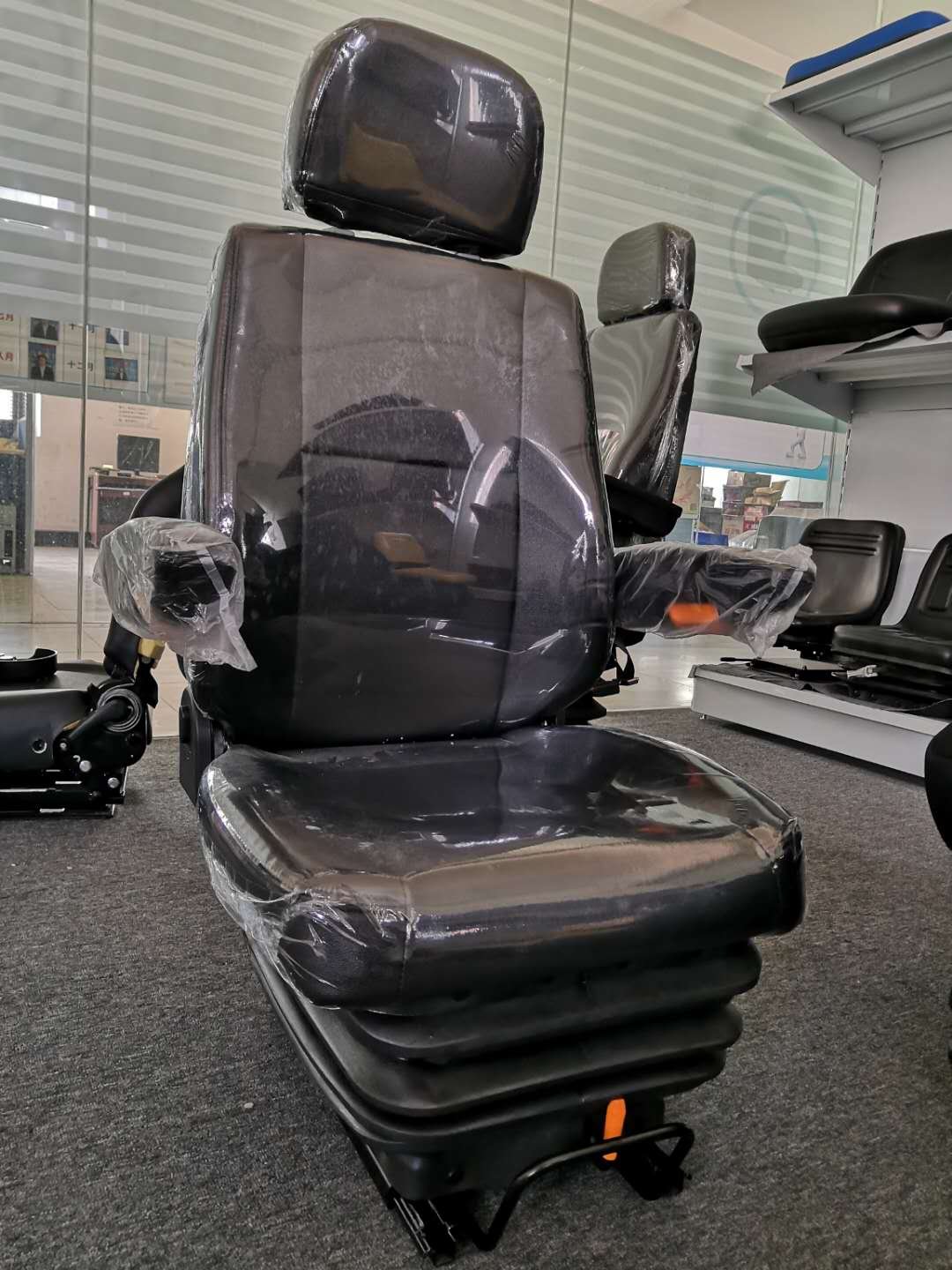 Air Ride 108 Prime Mover Dump Truck Sport Seat PVC Material for Driver Comfort