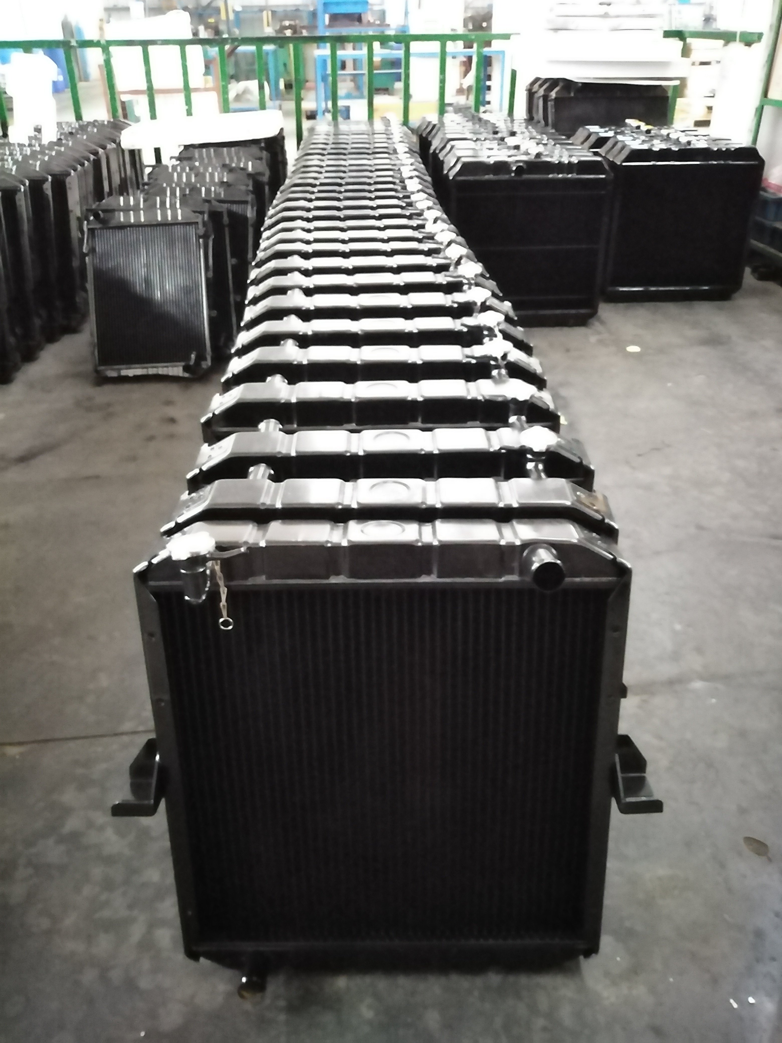 21400-38T00 21407-62T00 Bus Civilian TD42 Copper Radiator for NISSAN