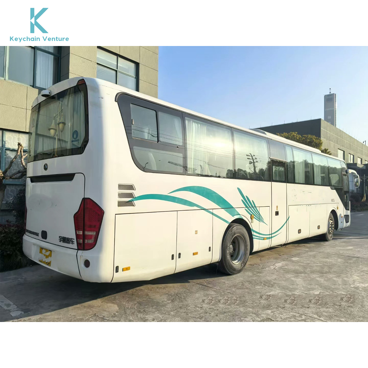 Yutong6125 Bus 55 Leather Seats, Interior of a New Luxury Bus, the Company's First-hand Car Price Beautiful