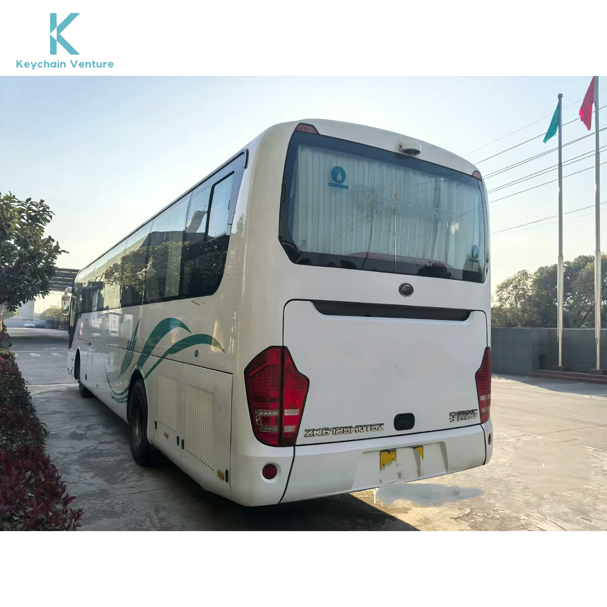 Yutong6125 Bus 55 Leather Seats, Interior of a New Luxury Bus, the Company's First-hand Car Price Beautiful