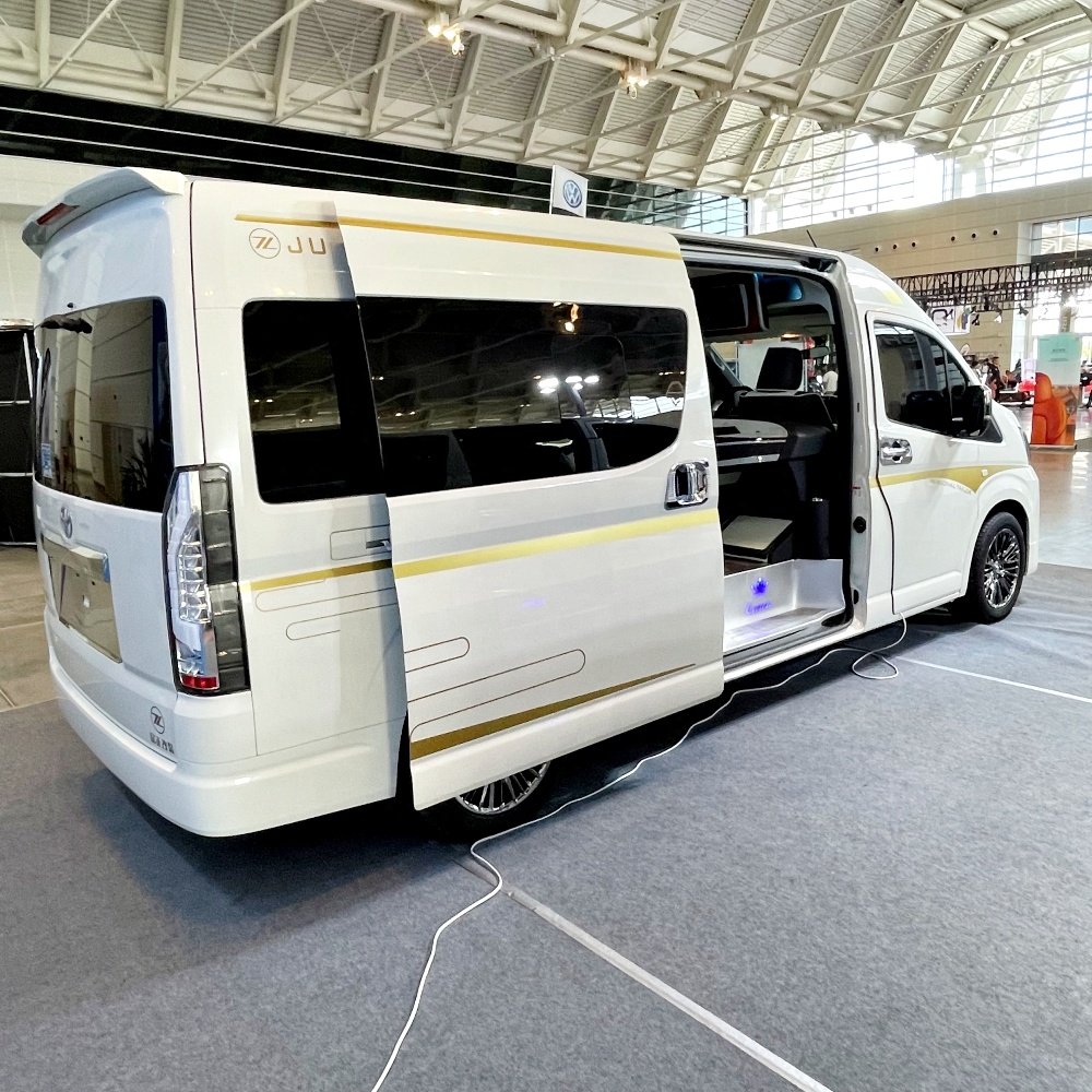 2024 Factory New Design Upgraded Car Interior Toyota Hiace Car Van Accessories Car Surround Luxury Customization