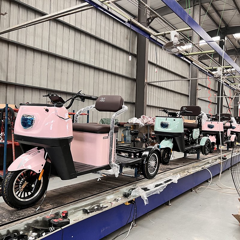 FCA MinibusM6 Four Wheeler Canopy Sixseat for All Elderly Disabled Kids Activities 1800w Motor Disc Brake Electric Scooter