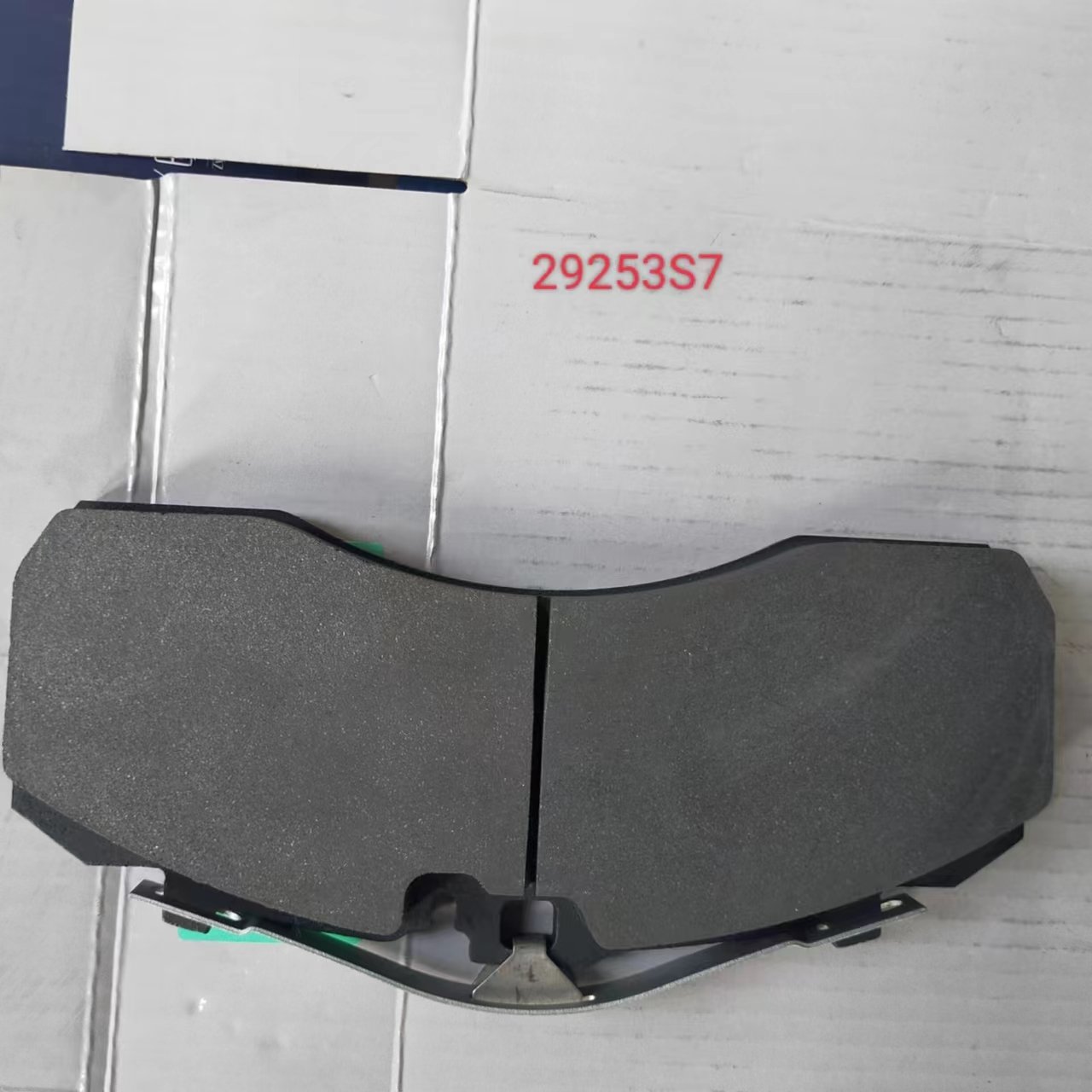 Manufacturer Supplied Commercial Vehicle Brake Pads Front & Rear Friction Pads for Buses Trucks and Vehicles