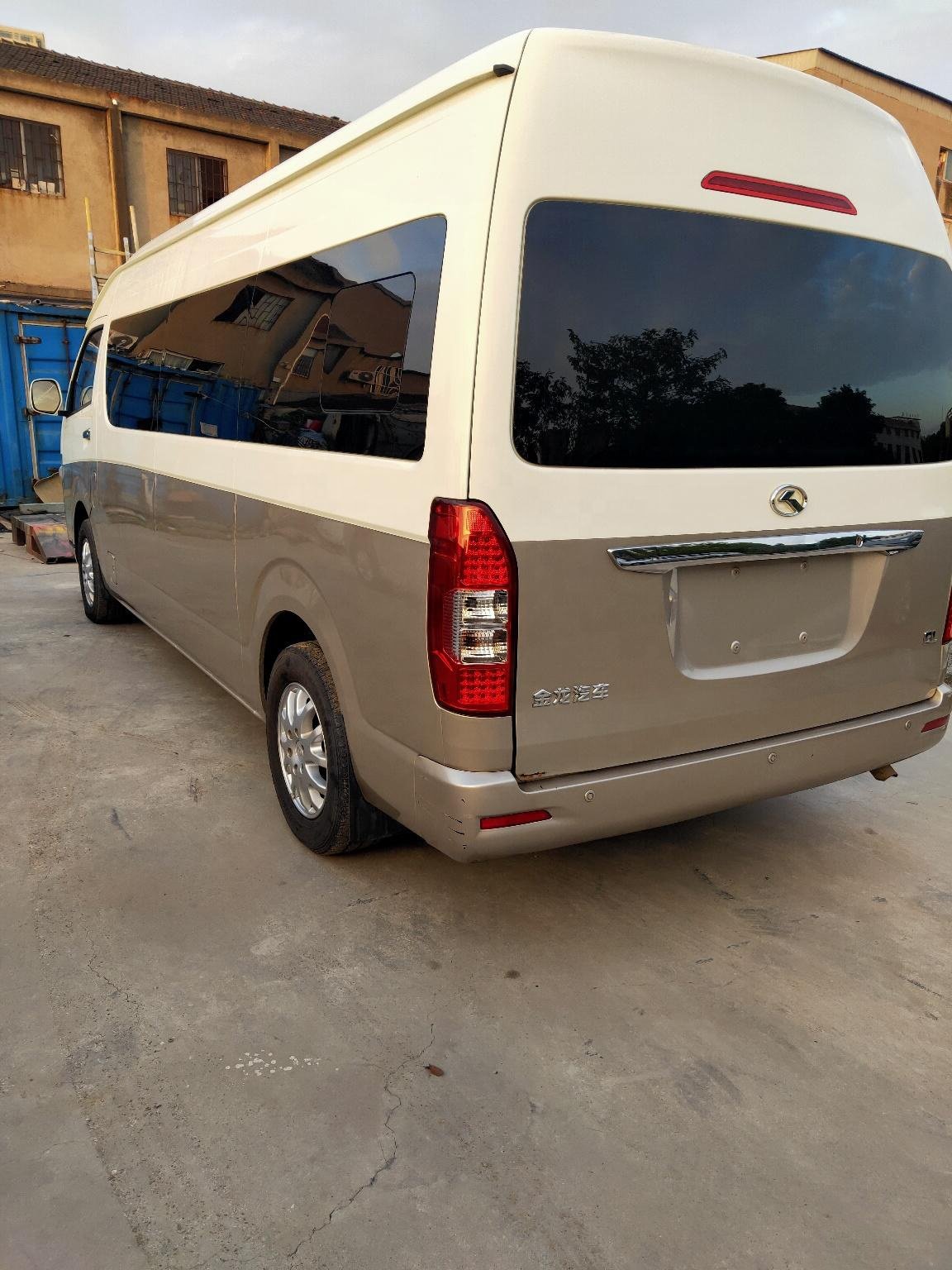 Second Hand Bus 18 Seats Kinglong Diesel Engine RHD LHD Passenger Transportation Bus
