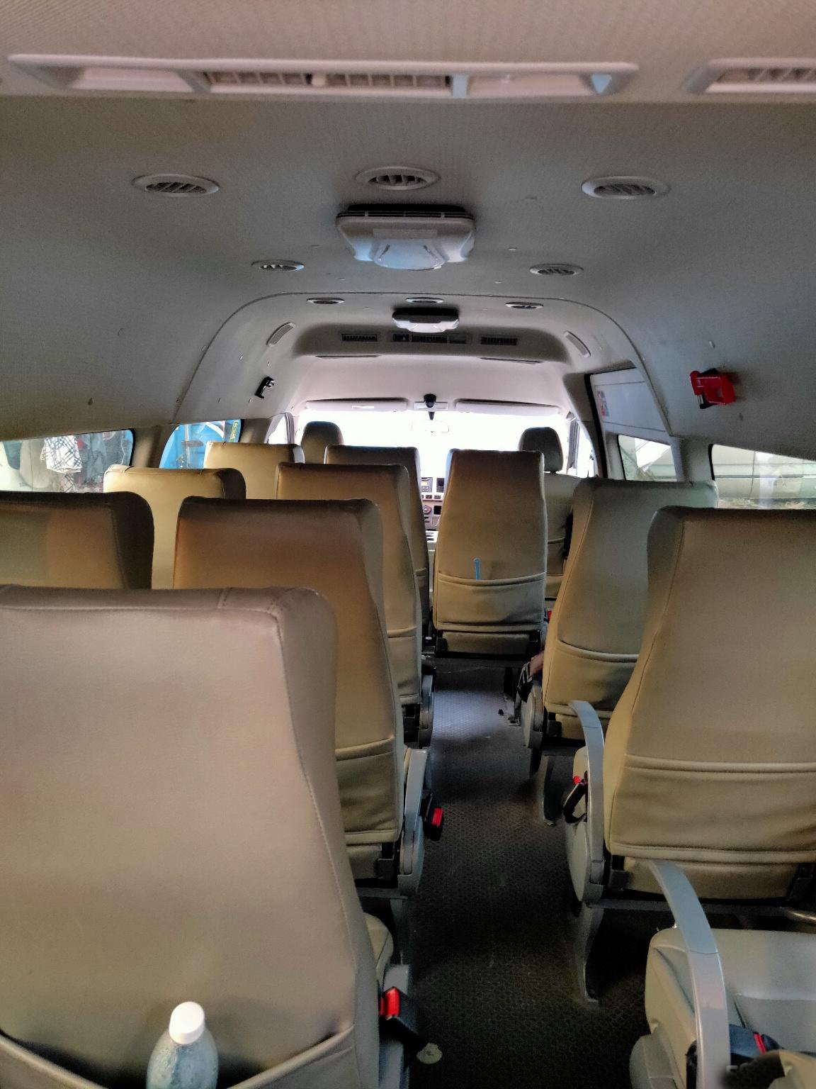 Second Hand Bus 18 Seats Kinglong Diesel Engine RHD LHD Passenger Transportation Bus