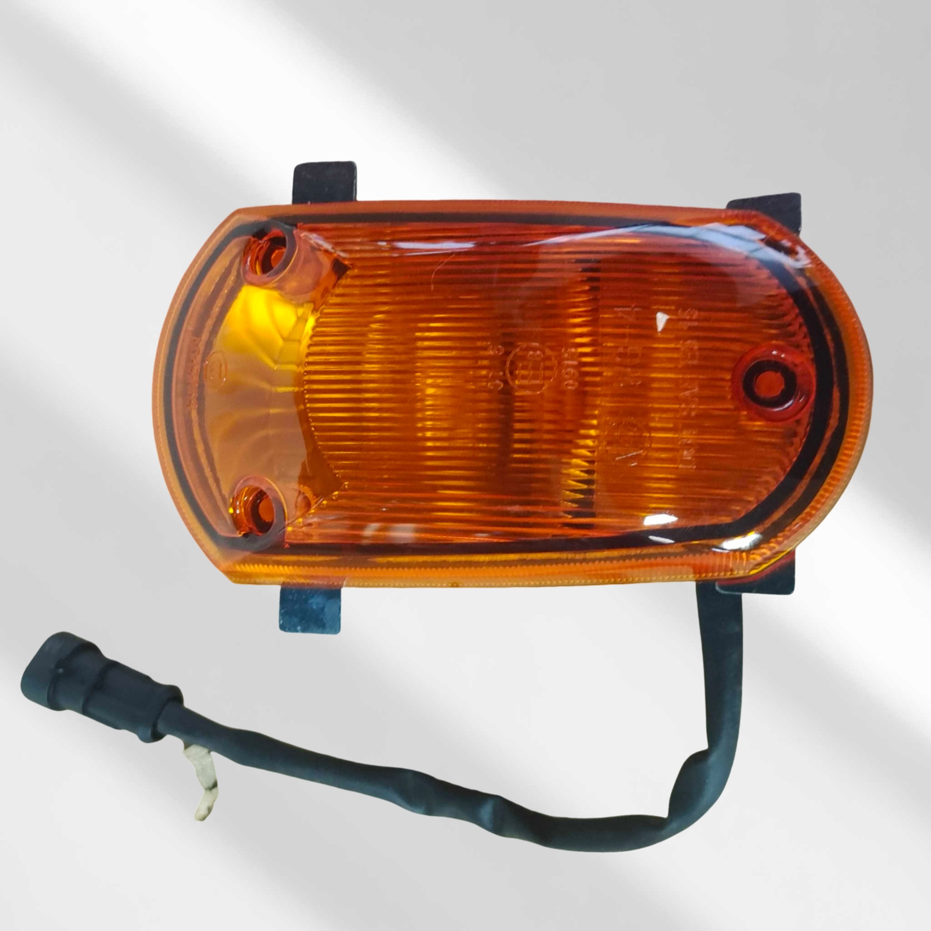 Oem Odm Golden Dragon Bus 2022 Model 12v 18w Stop Reverse Light Led Car Bus Turn Signal Brake Light