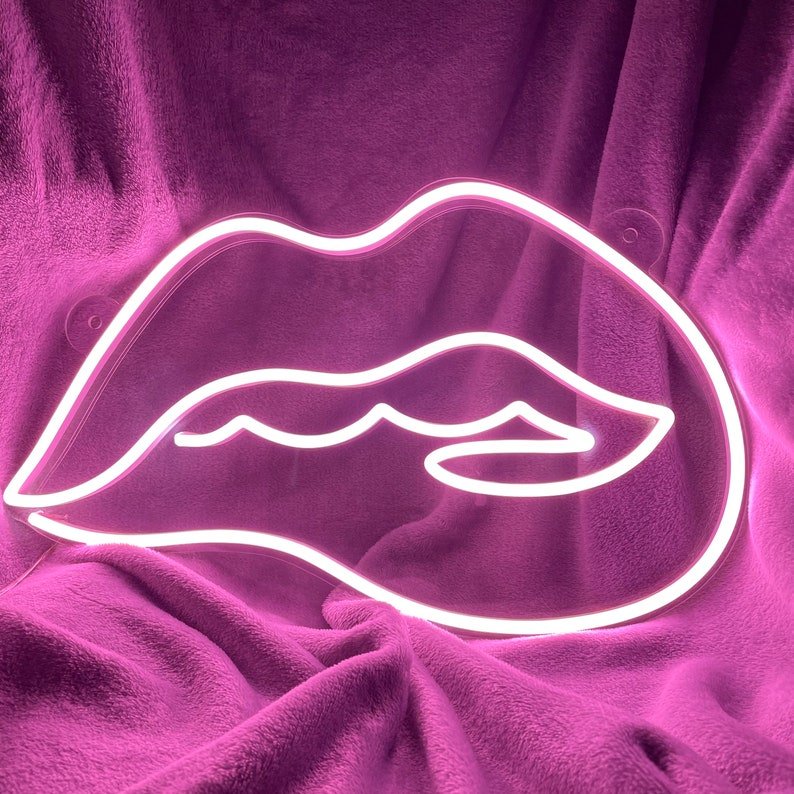New Type Customized Design Made Old Fashion Art Outdoor Pub Bar Shop Logo Wall Decoration DC 12V LED Neon Sign