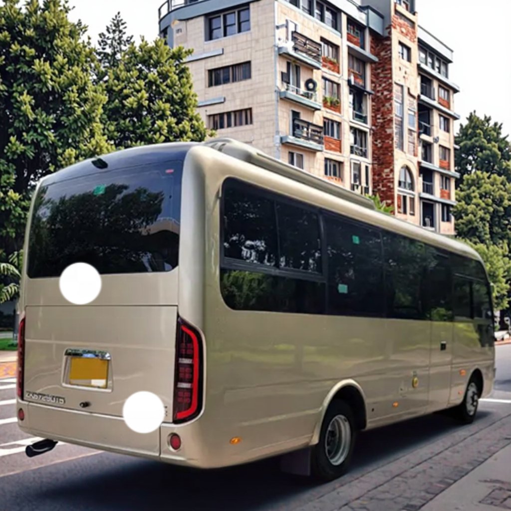 Hot Cheap Second-Hand Luxury City Bus 30 Seater with Front Engine Diesel Fuel Manual Transmission Euro 3 Emission Standard