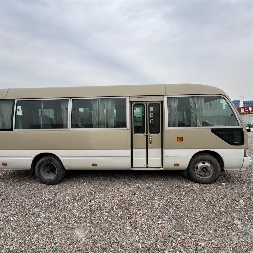 Manufacturer Wholesale Used Bus toyota coaster 17-23 Seats with Diesel Engine Leather Seats Good for School Bus Using