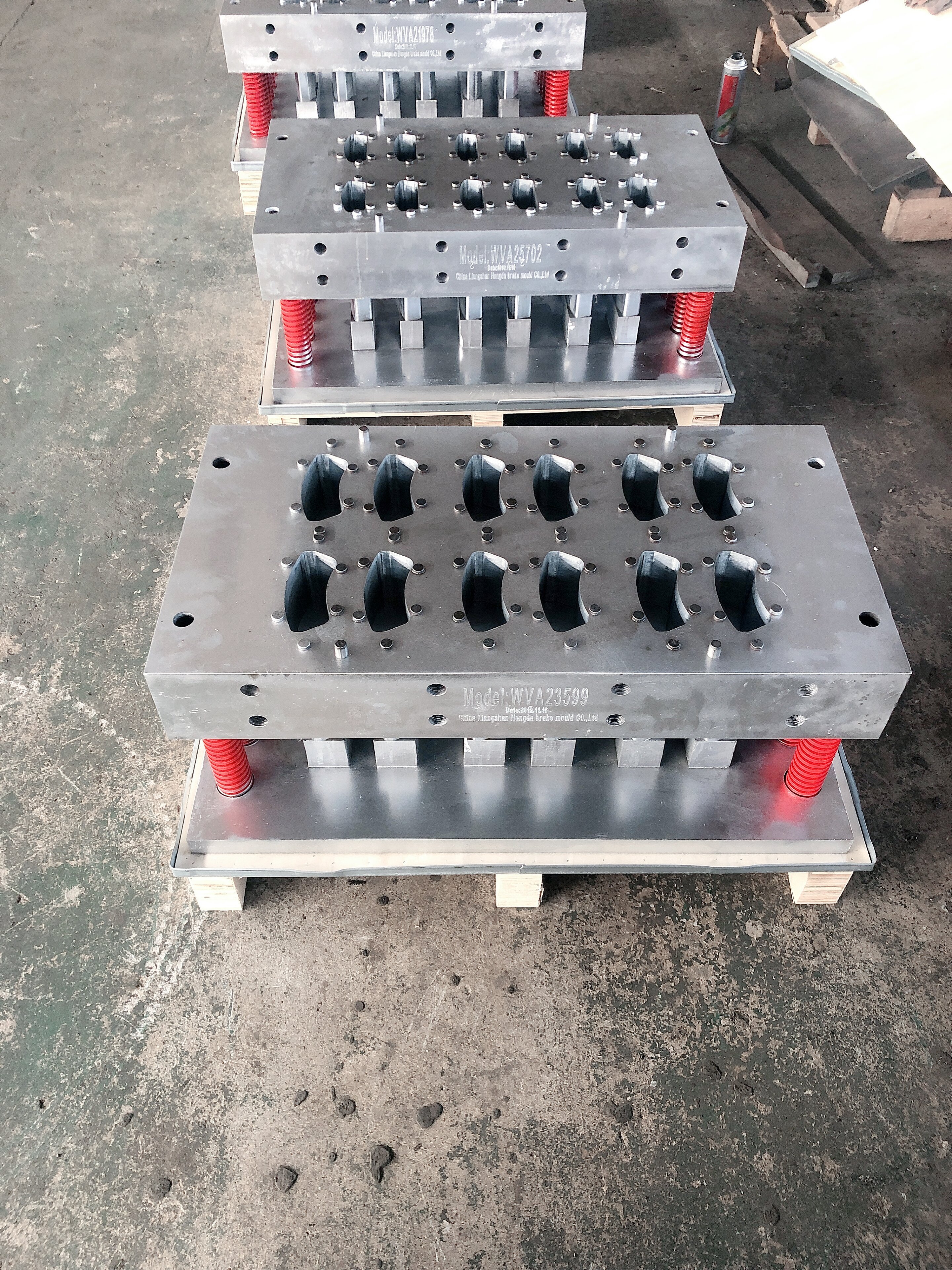 Brake Pads Making Machine Hot Press Die Disc Brake Pad for Car Making Machine Mold for Brake Pads Production