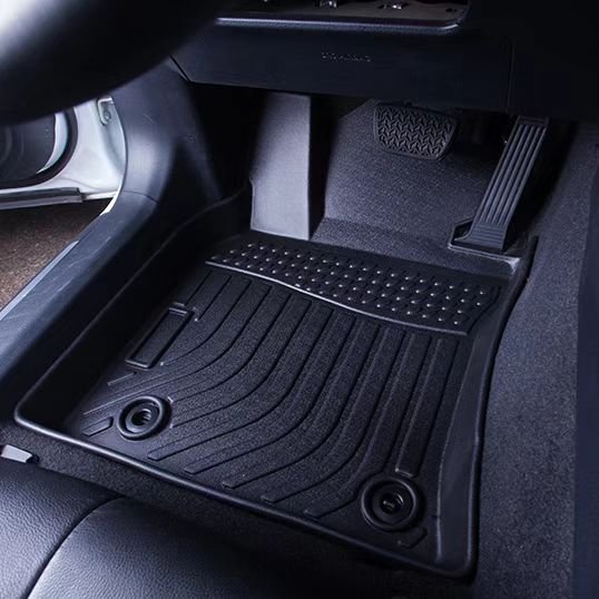 Luxury Car Floor Mats PVC and Plastic Foot Mats with Aluminium Rear Design Model TT Car Carpet Interior Accessory