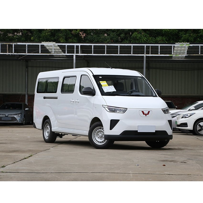 Sold From China Wuling Yangguang EV Used Van Cargo comfort Version 6 Seats 300 km Range Minibus Used Buses