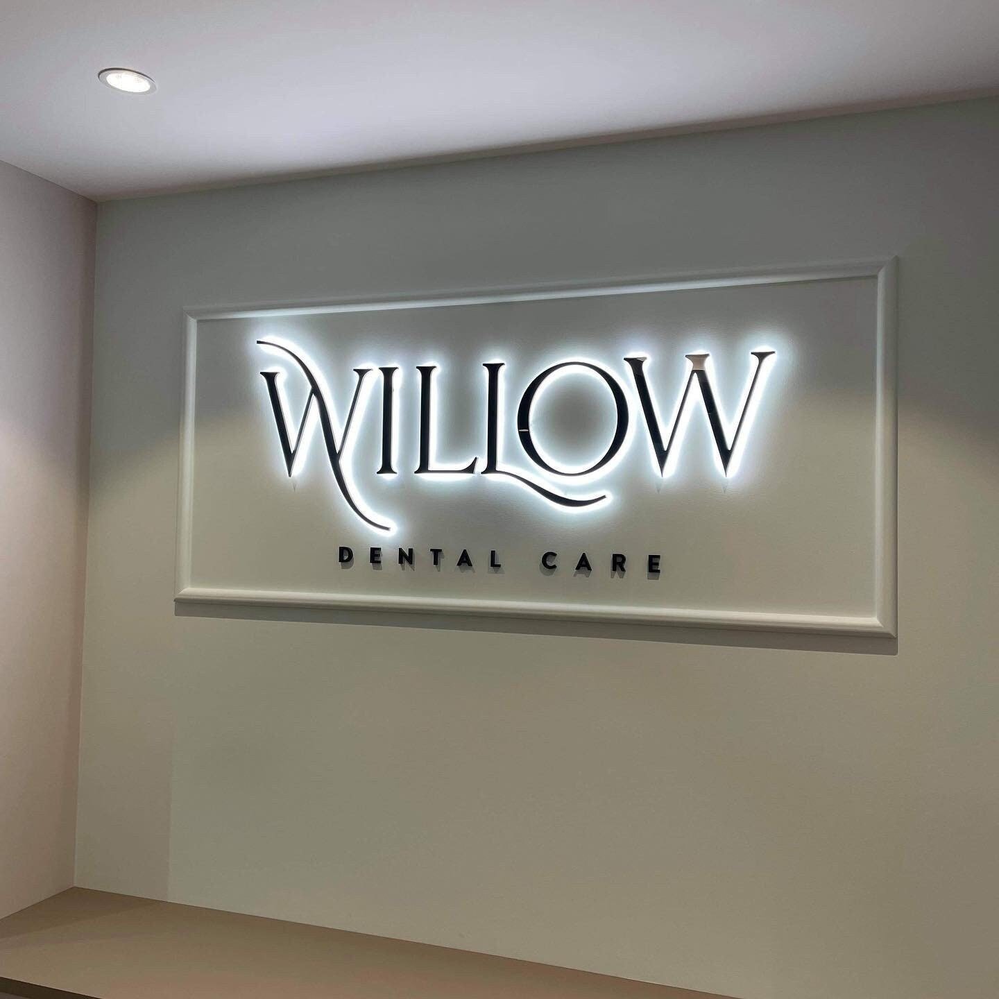 Customized Business Logo Advertising Acrylic Board 3D Metal Backlitsignage