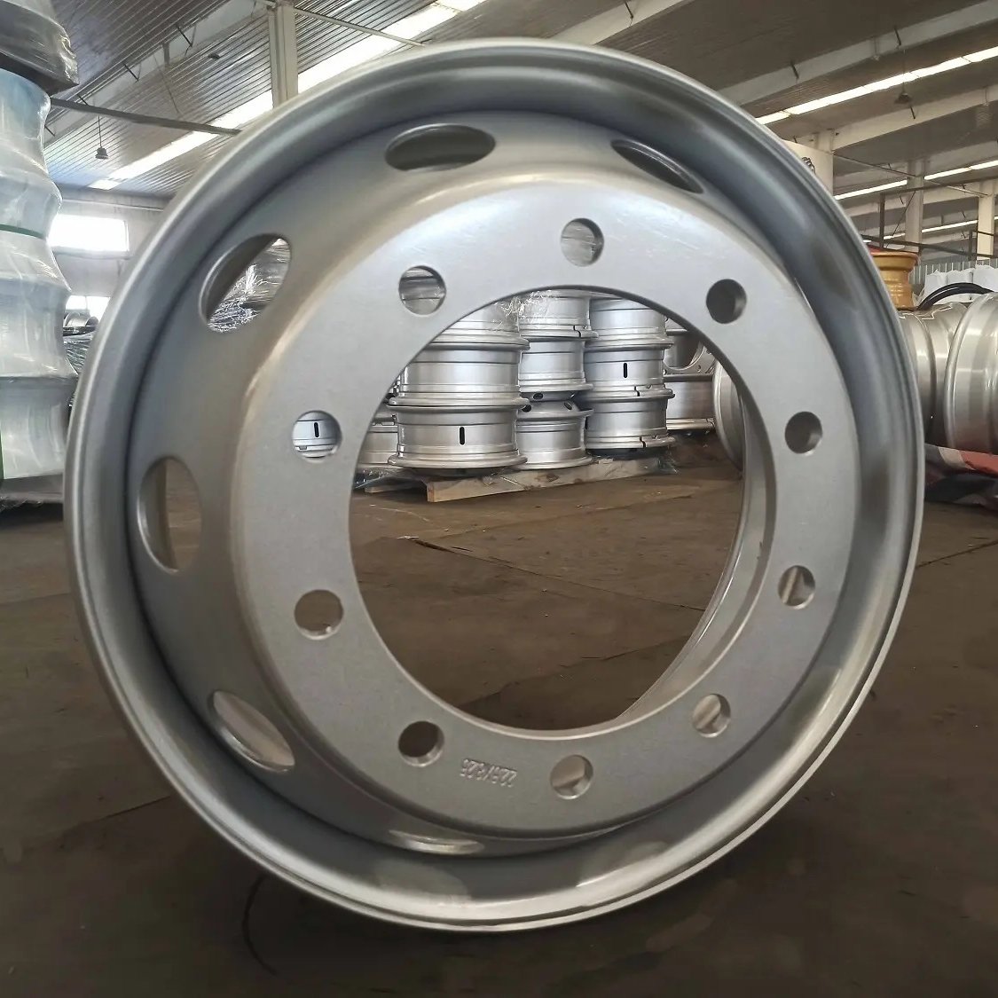 9.0 X 22.5 19.5*8.25 Inch Bus Truck Steel Tubeless s Wheel Rim 22.5 X 8.25 Truck Wheel with 10 Hole
